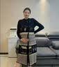 衣百壹（yIBAIyI）孕妇装秋冬复古文艺加厚毛衣马甲裙半高领针织打底连衣裙两件套装 黑色马甲+黑色打底裙 XL 实拍图