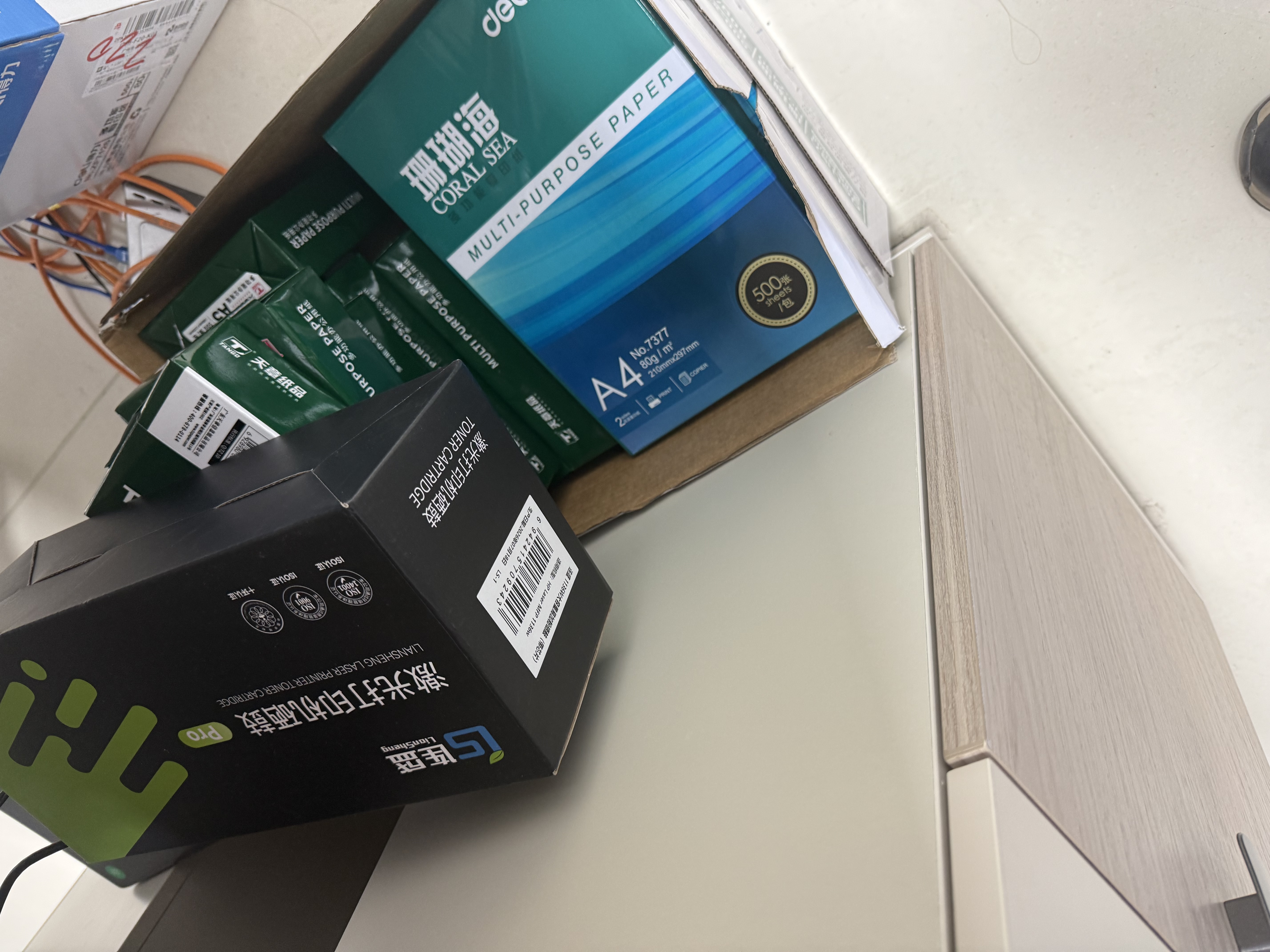 得力（deli）珊瑚海A4打印纸 80g500张*10包一箱 双面使用 加厚复印纸 整箱5000张7430【销冠系列】 实拍图