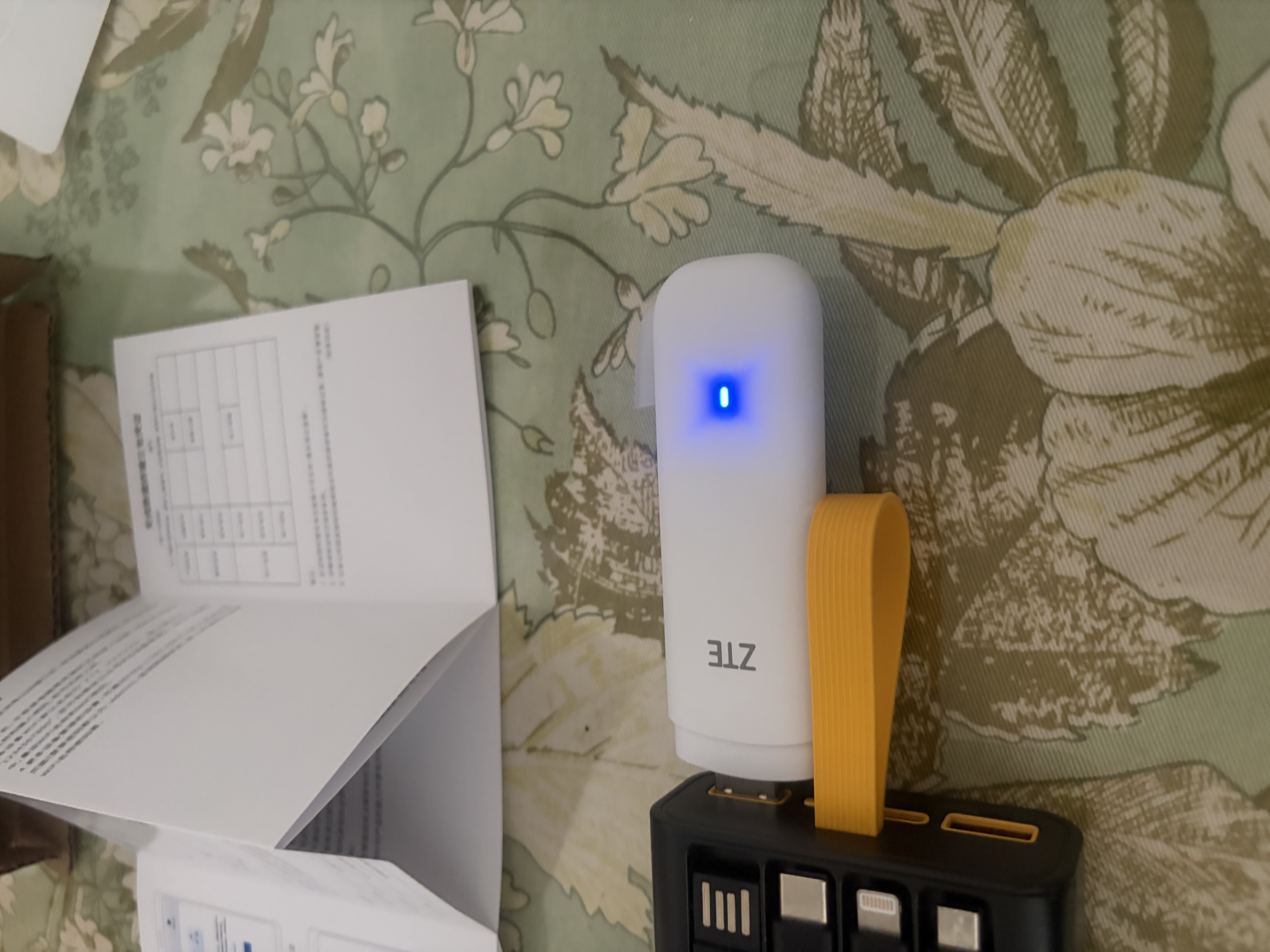 中兴（ZTE）F32随身wifi6免插卡无线上网卡支持5G/4G设备全网通路由器无限随行wi-fi车载宿舍户外流量卡托2026 实拍图