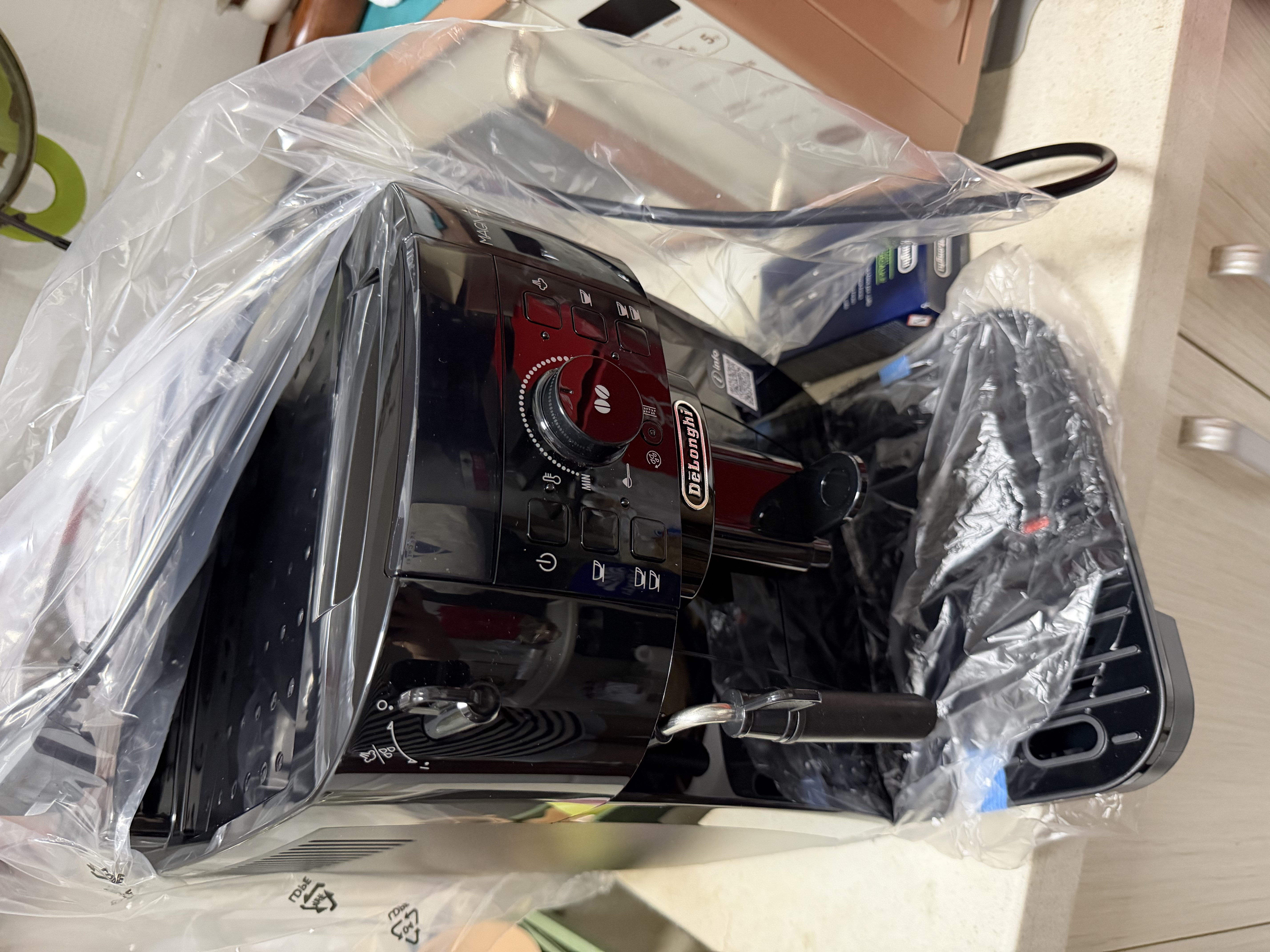 德龙（Delonghi）ST黑曜星欧洲原装进口黑武士全自动咖啡机家用意式研磨一体22.110同系列S2S3升级款ECAM12.121.B 实拍图