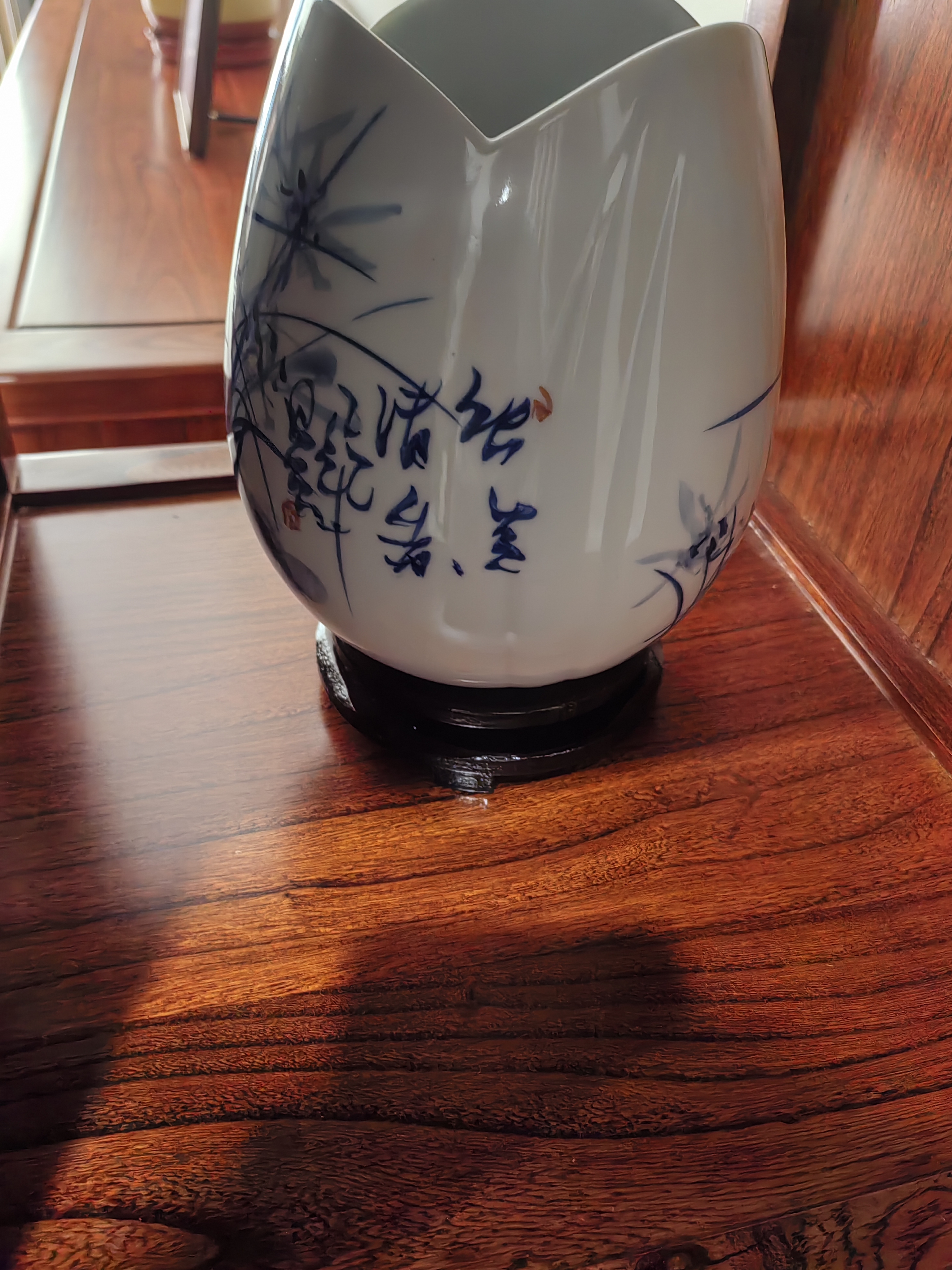 傲世景德镇陶瓷器新中式青花瓷水培插花瓶工艺品客厅摆件博古架装饰品 紫心兰花三叶荷（配木质底座） 实拍图