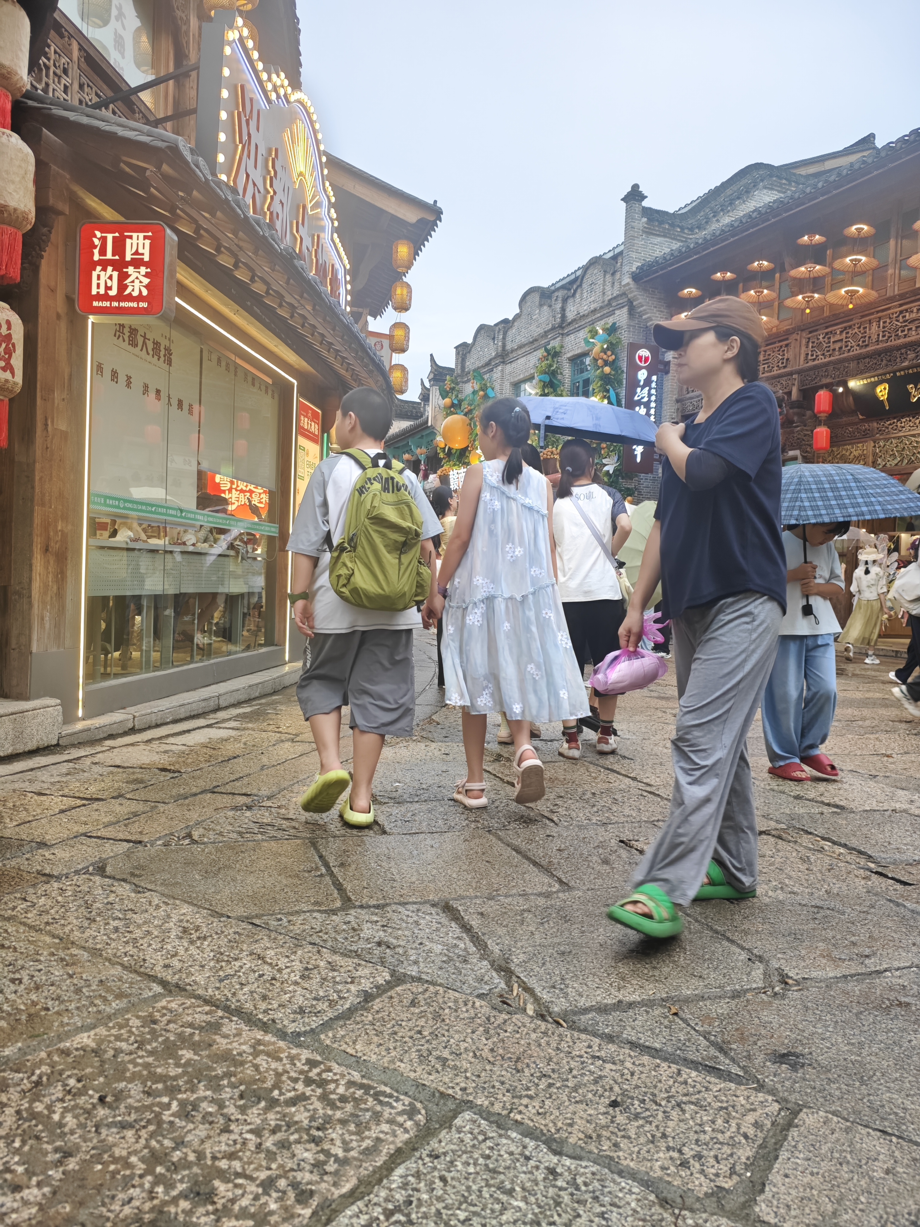 VICTORIATOURIST双肩包男大容量背包女电脑包旅行出游运动包户外登山包学生书包 实拍图