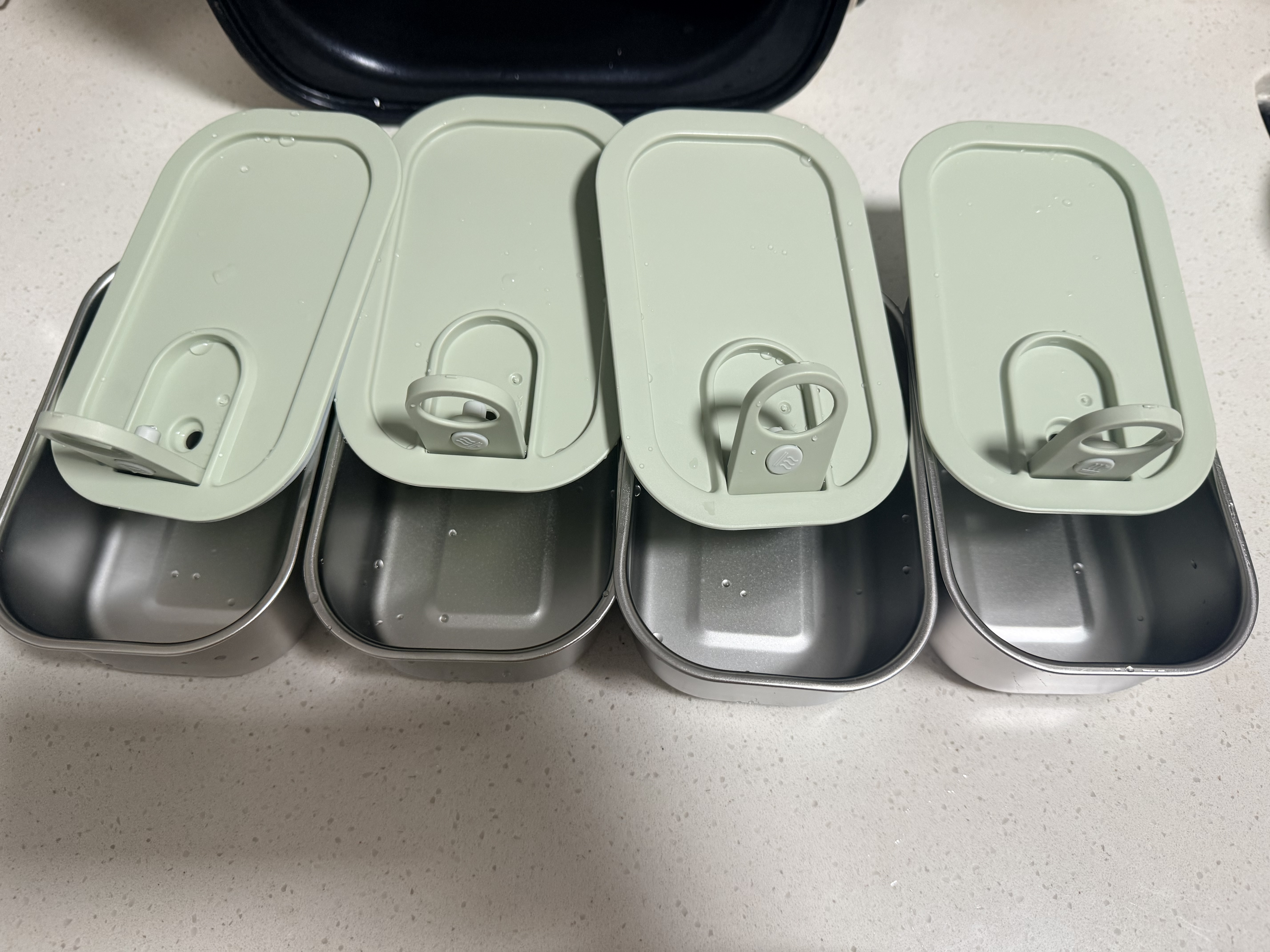 小熊（Bear）有钛电热饭盒 加热饭盒 上班热饭神器京东自营插电式电加热饭盒 不锈钢双层四胆1.6L DFH-G16W7 实拍图