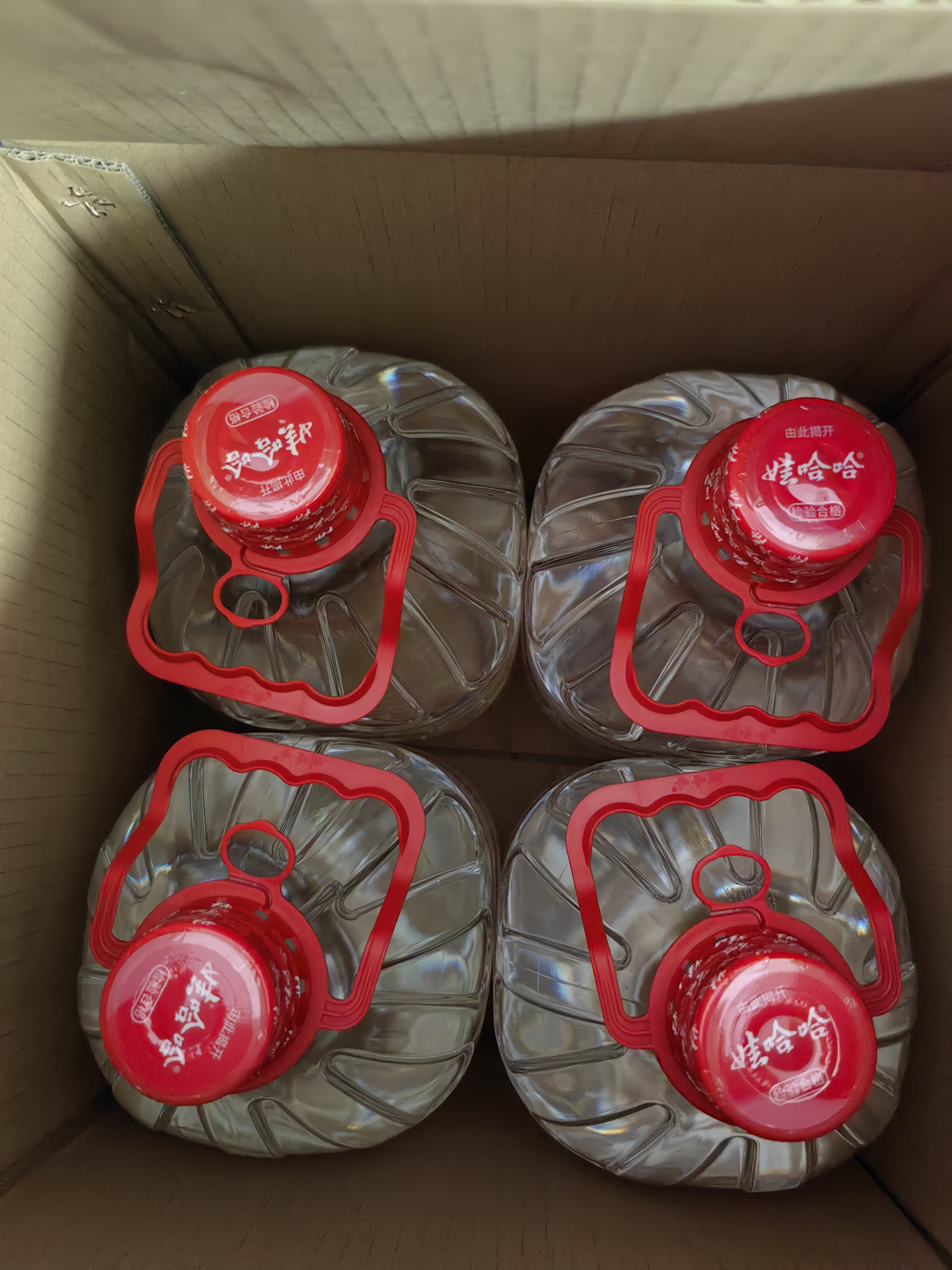 娃哈哈纯净水 5.5L*4桶 纸箱装加量大桶装水 泡茶冲奶粉 娃哈哈饮用水 实拍图