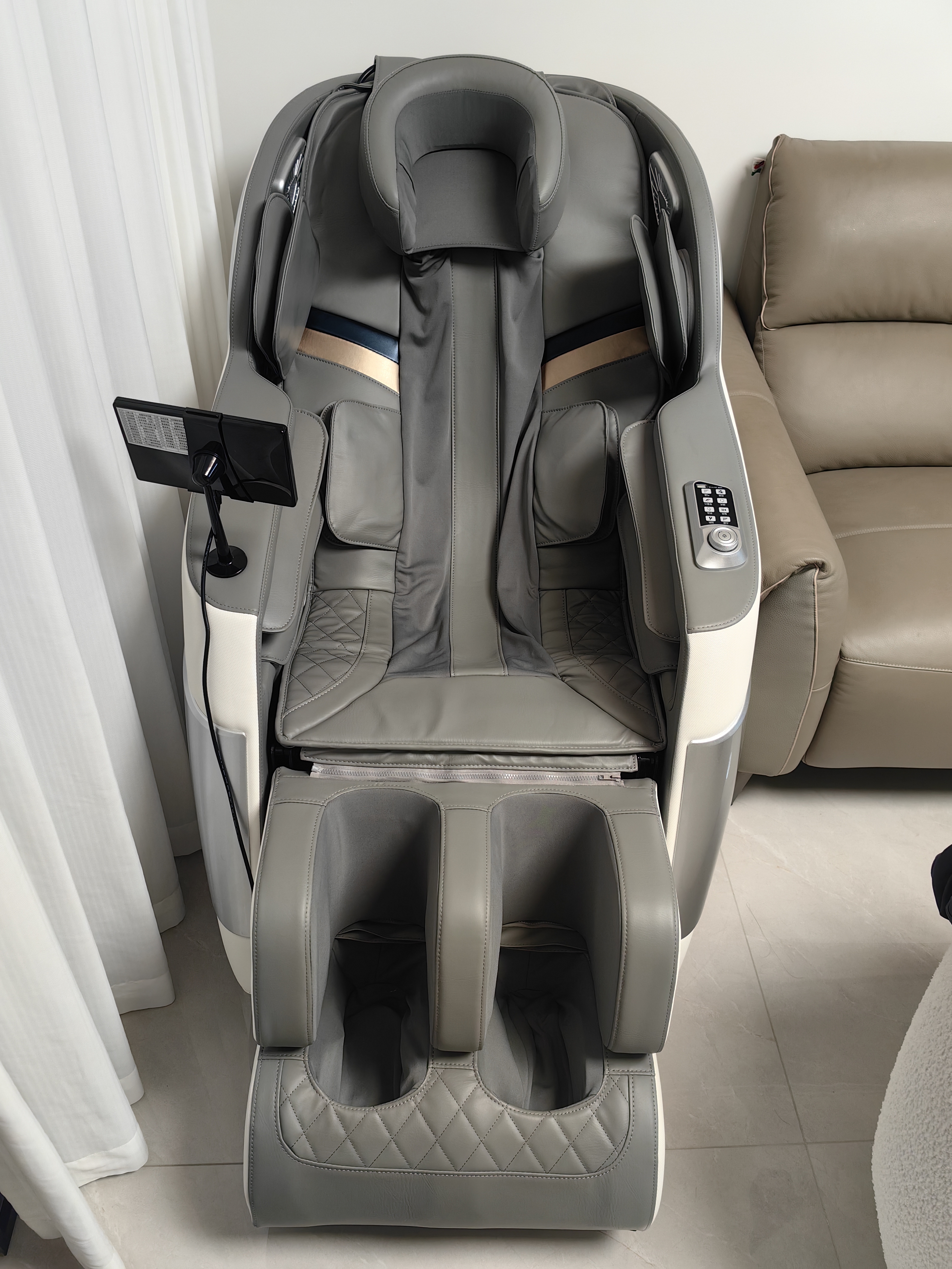 奥克斯按摩椅家用全身4D双机芯肩颈腰背太空舱2026新款送家人父母老人长辈教师节礼物1701白灰 实拍图
