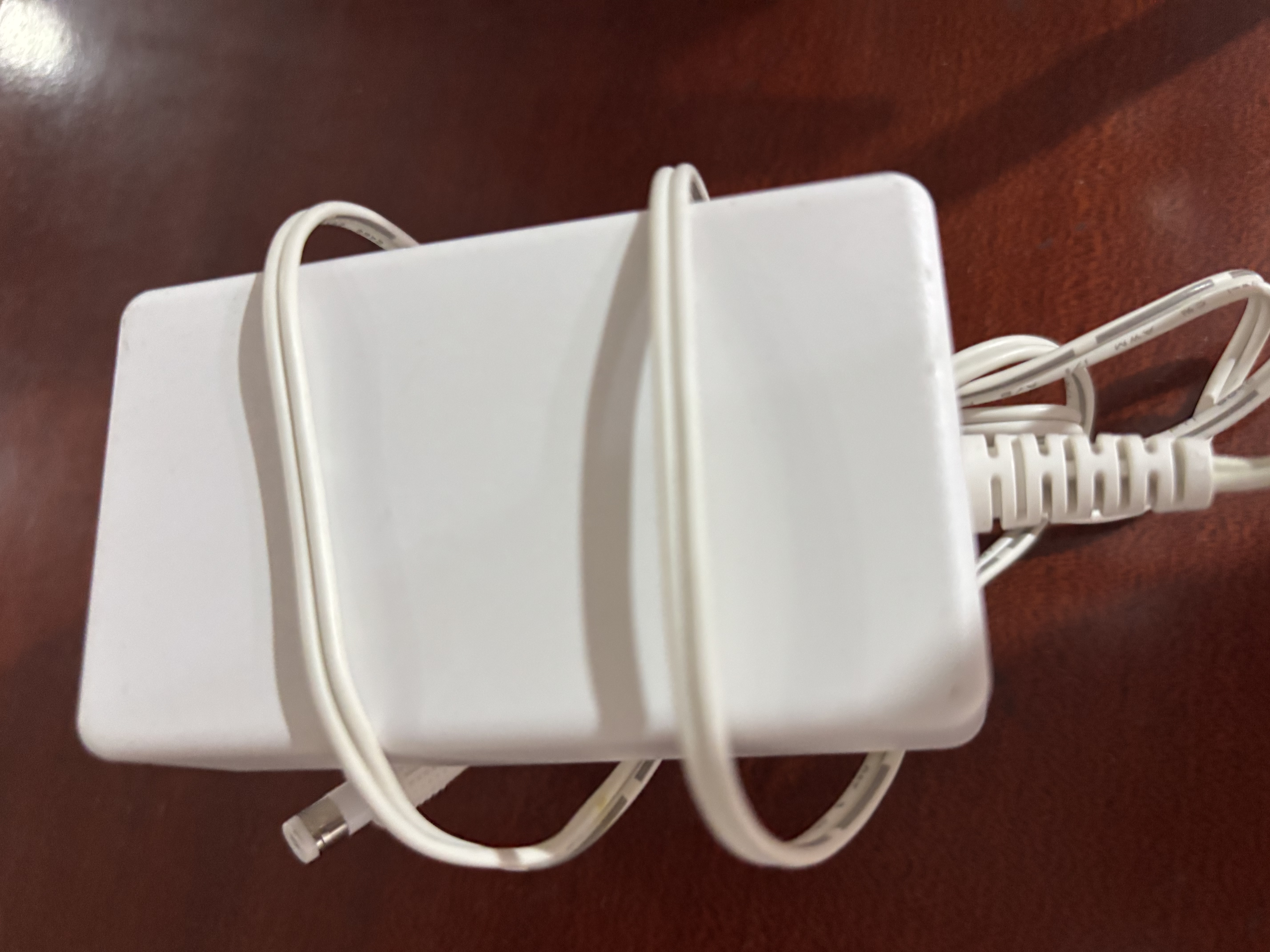 毕亚兹 12V2A电源适配器 路由器机顶盒光猫监控摄像头显示器DC充电器5.5*2.5/2.1mm圆孔插头座通用1A 实拍图