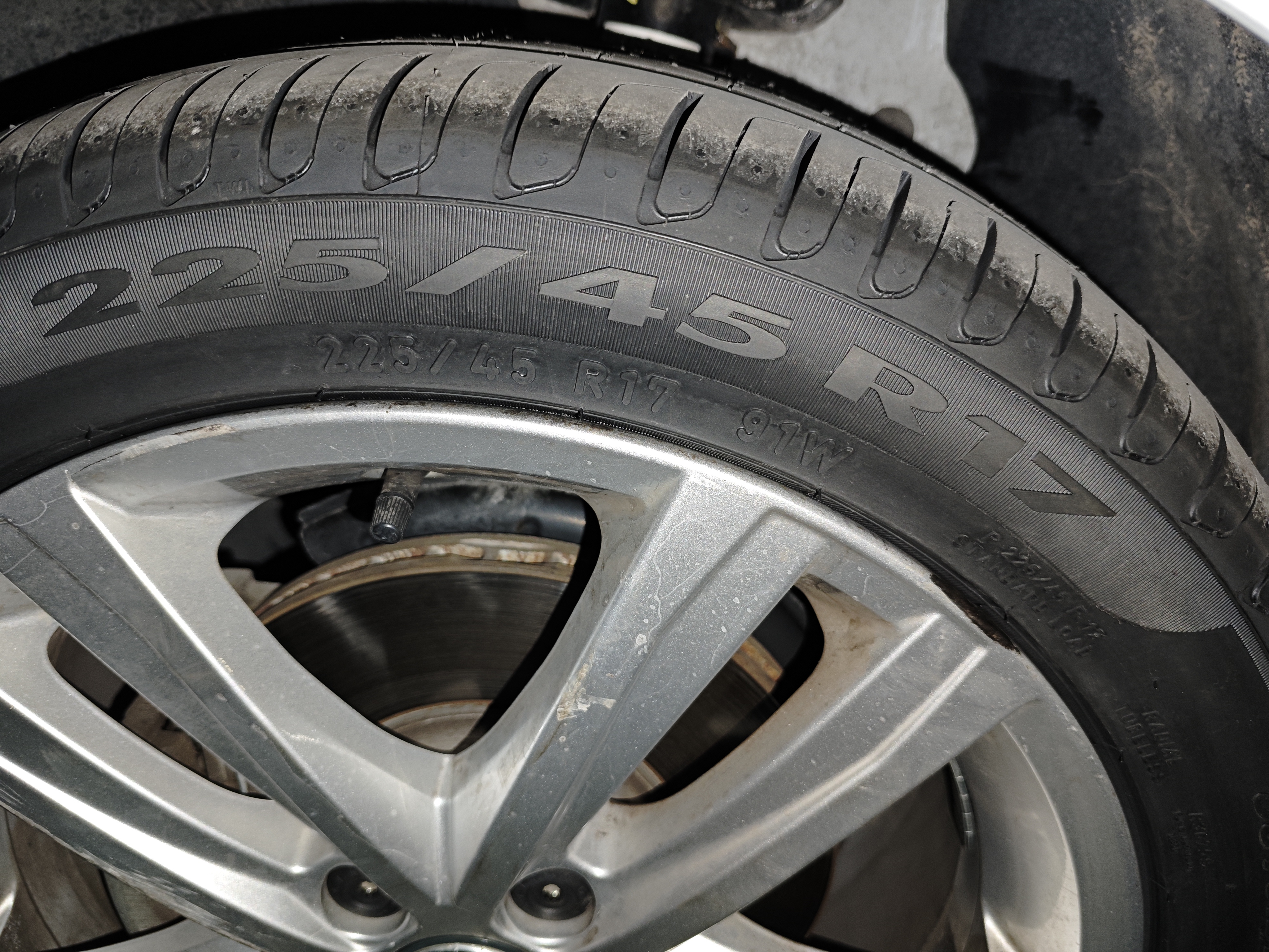 倍耐力汽车轮胎225/45R17 91W 新P7适配大众高尔夫GTI 实拍图