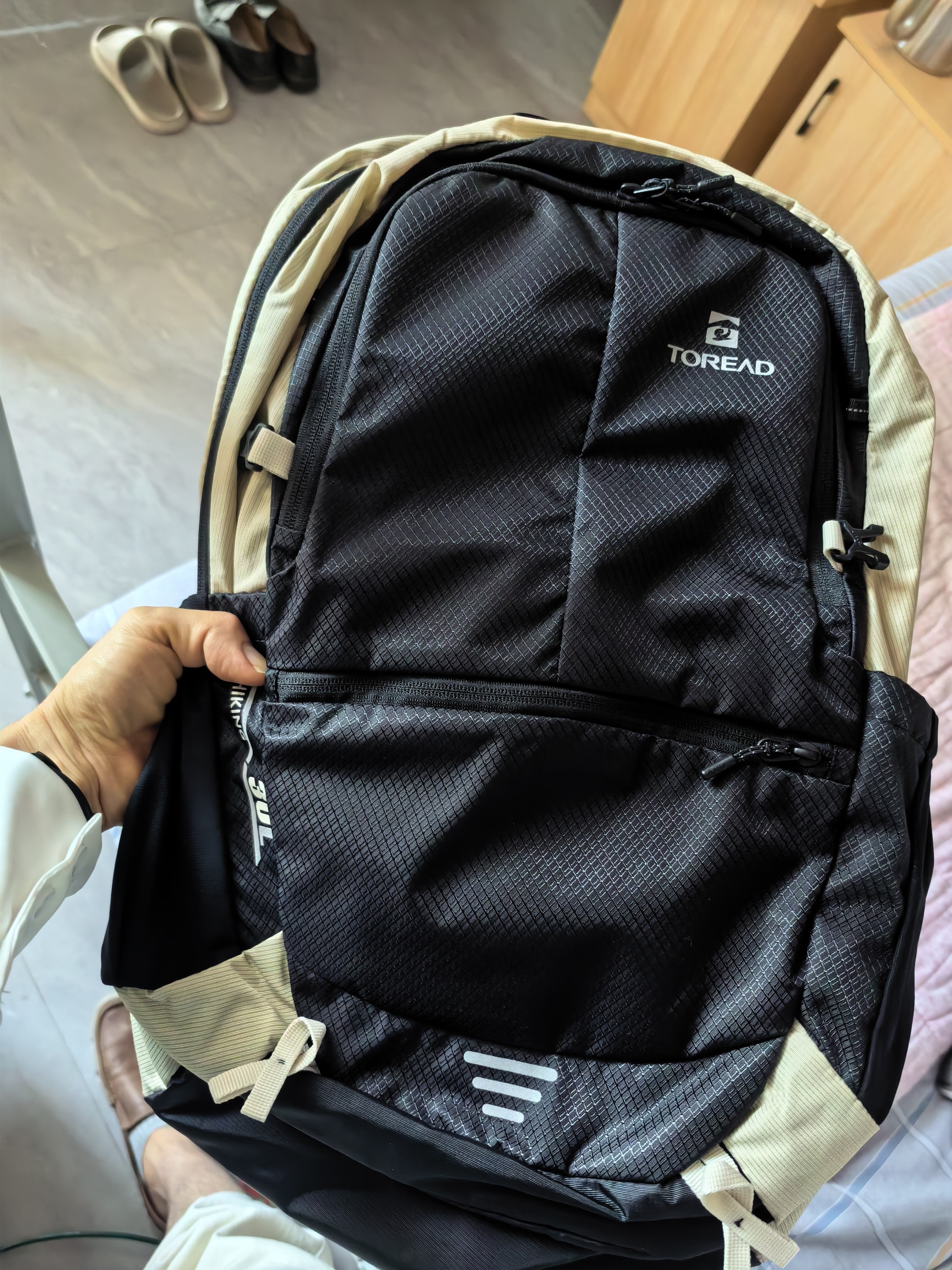 探路者（TOREAD）登山背包户外徒步旅行双肩包30L轻便男女日常通勤书包 黑色/格子 实拍图