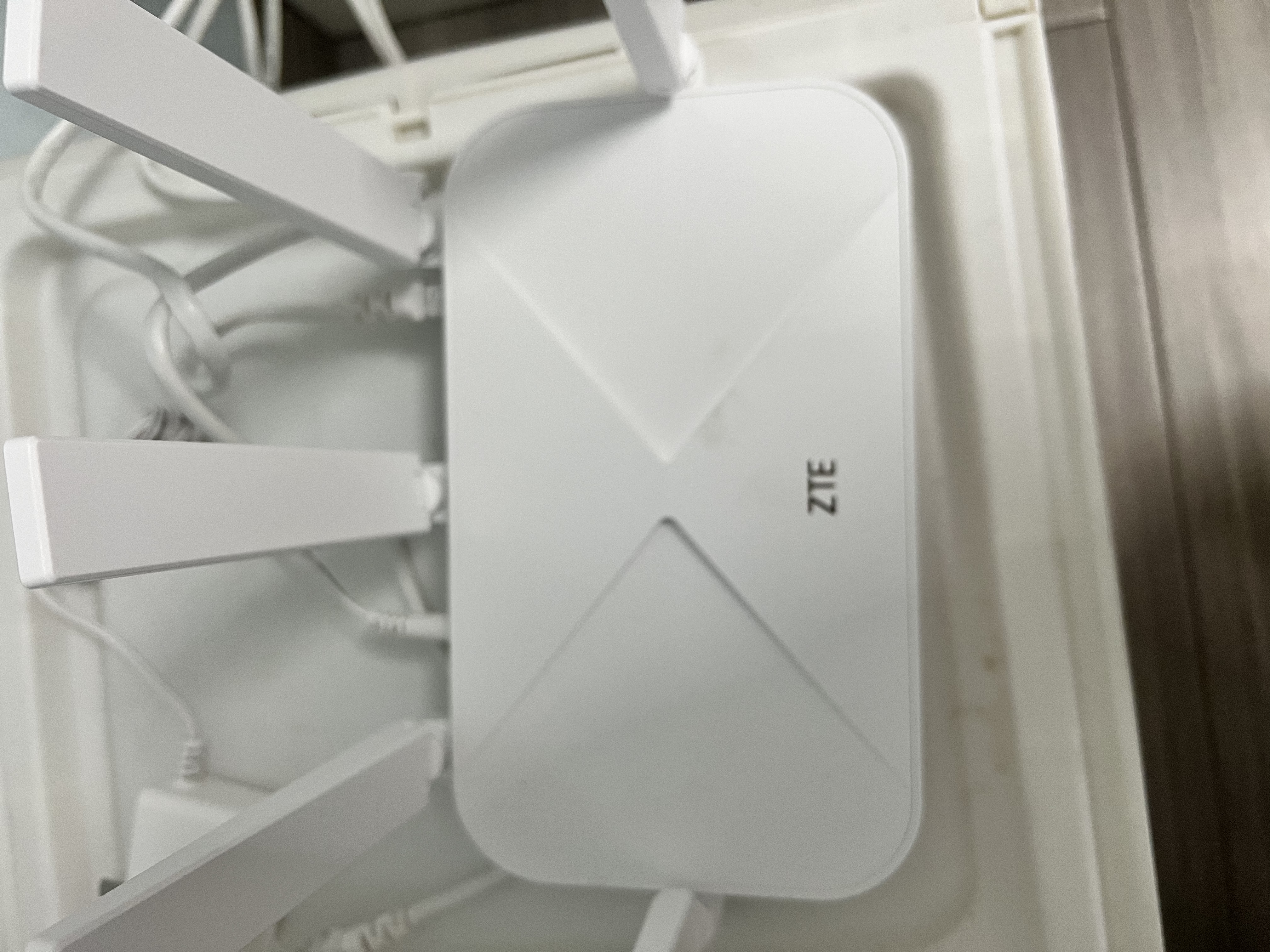 中兴（ZTE）巡天 AX3000满血WIFI6千兆无线家用路由器 自研双核主芯片 5G双频穿墙王wifi路由 Mesh 3000M速率 实拍图