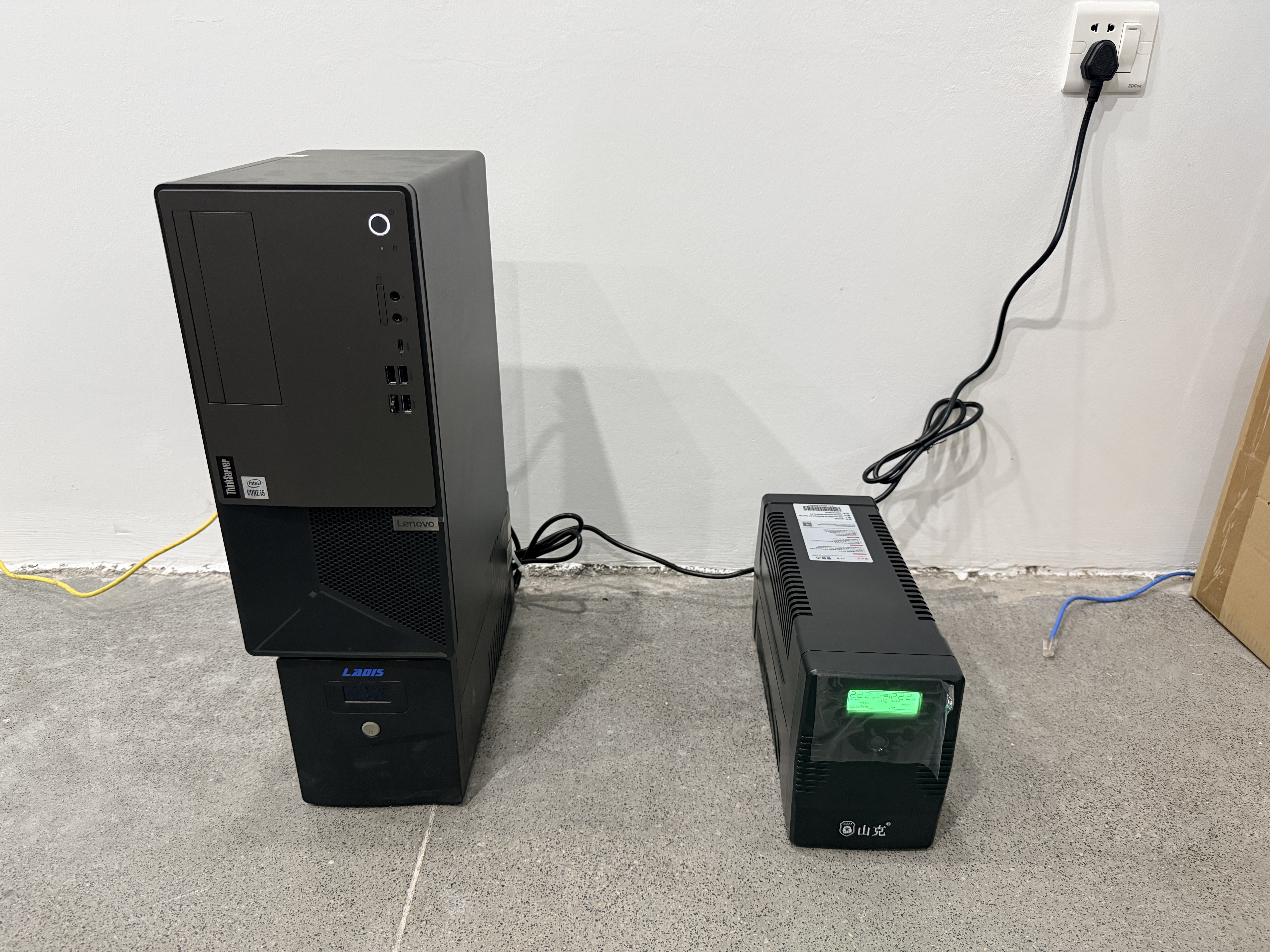 山克SK1000 ups不间断电源 1000VA 600W家用办公电脑稳压备用应急ups电源 实拍图