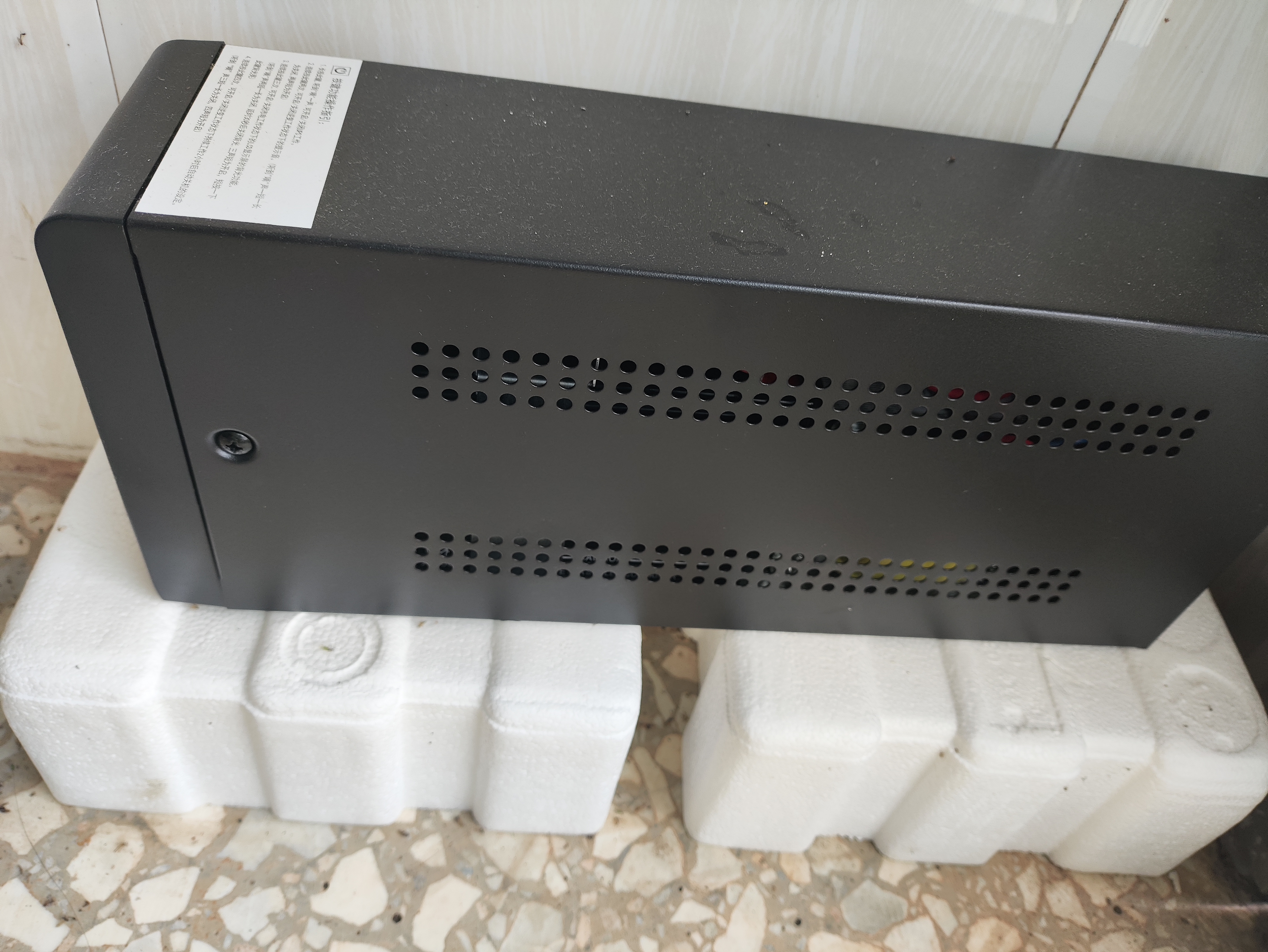 宇泰ups不间断电源 台式机备用电源1000VA/600W 家用可带2台电脑停电应急电源 YTB1000-L 实拍图