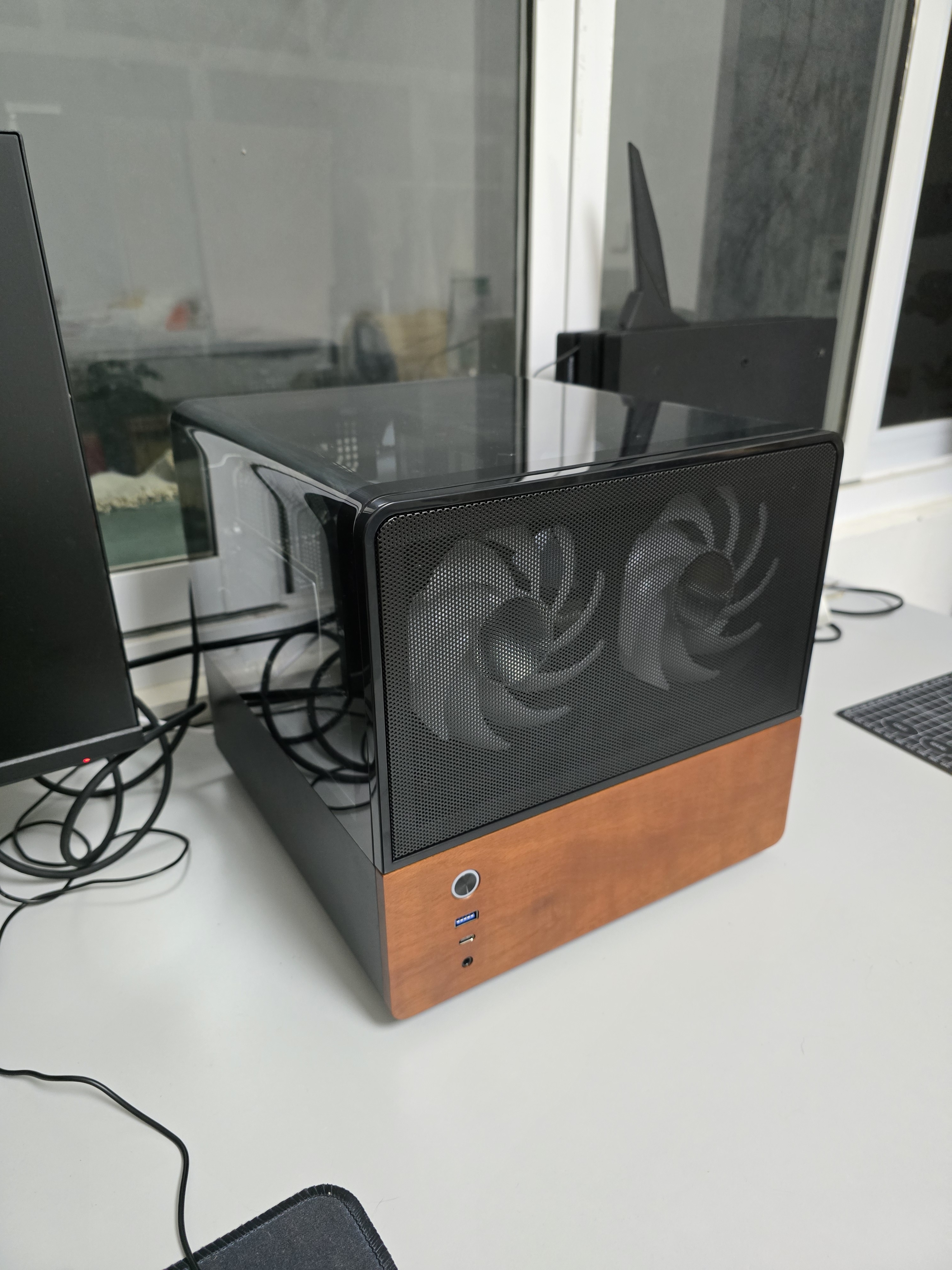 微星（MSI）魔龙 GeForce RTX 5060 8G GAMING OC V1 AI推理 电竞游戏设计智能学习独立显卡 实拍图