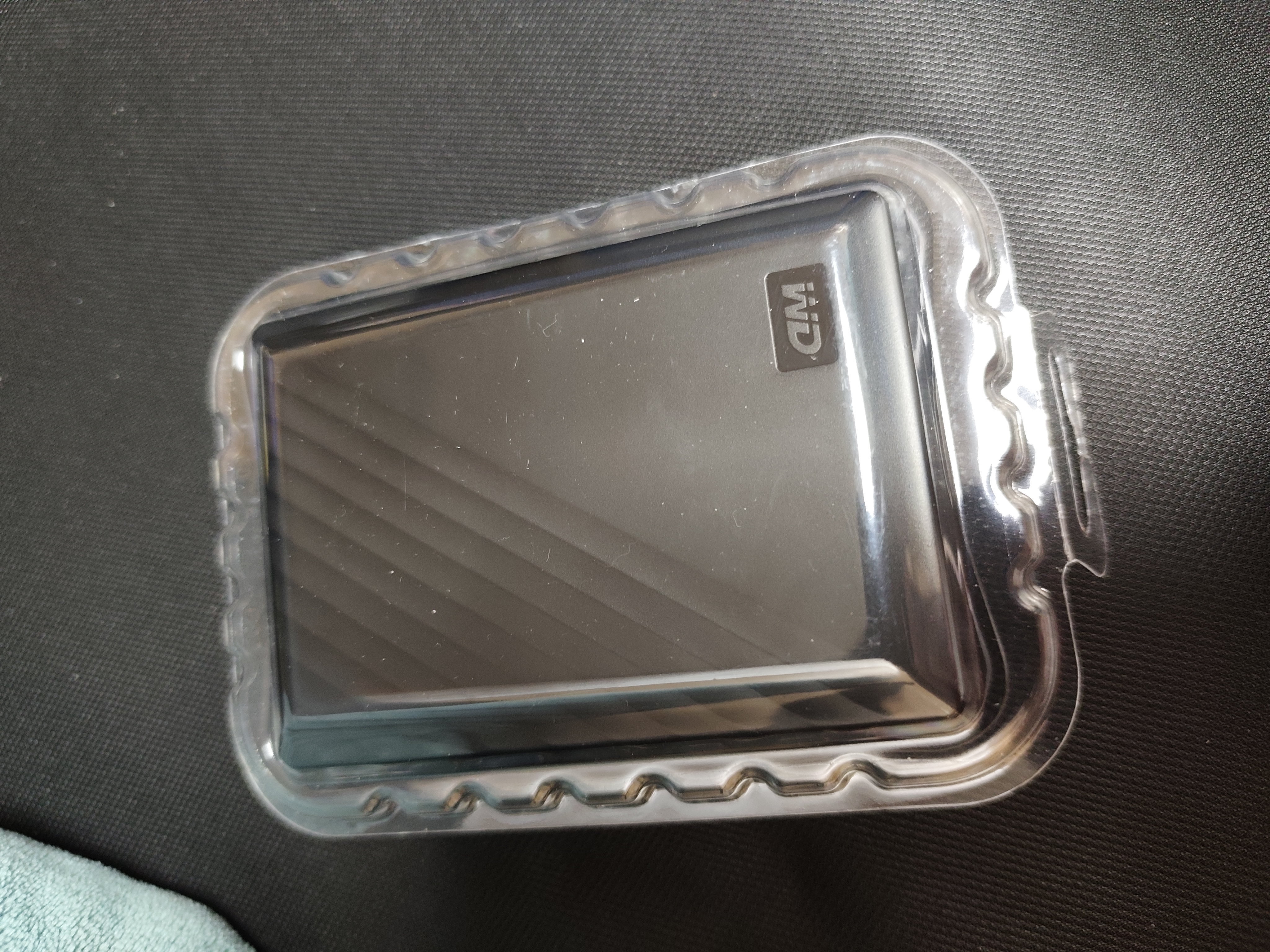 西部数据（WD）移动硬盘2TB USB3.0 My Passport随行版2.5英寸 黑 机械硬盘 笔记本电脑外接 大容量加密 家庭存储 实拍图