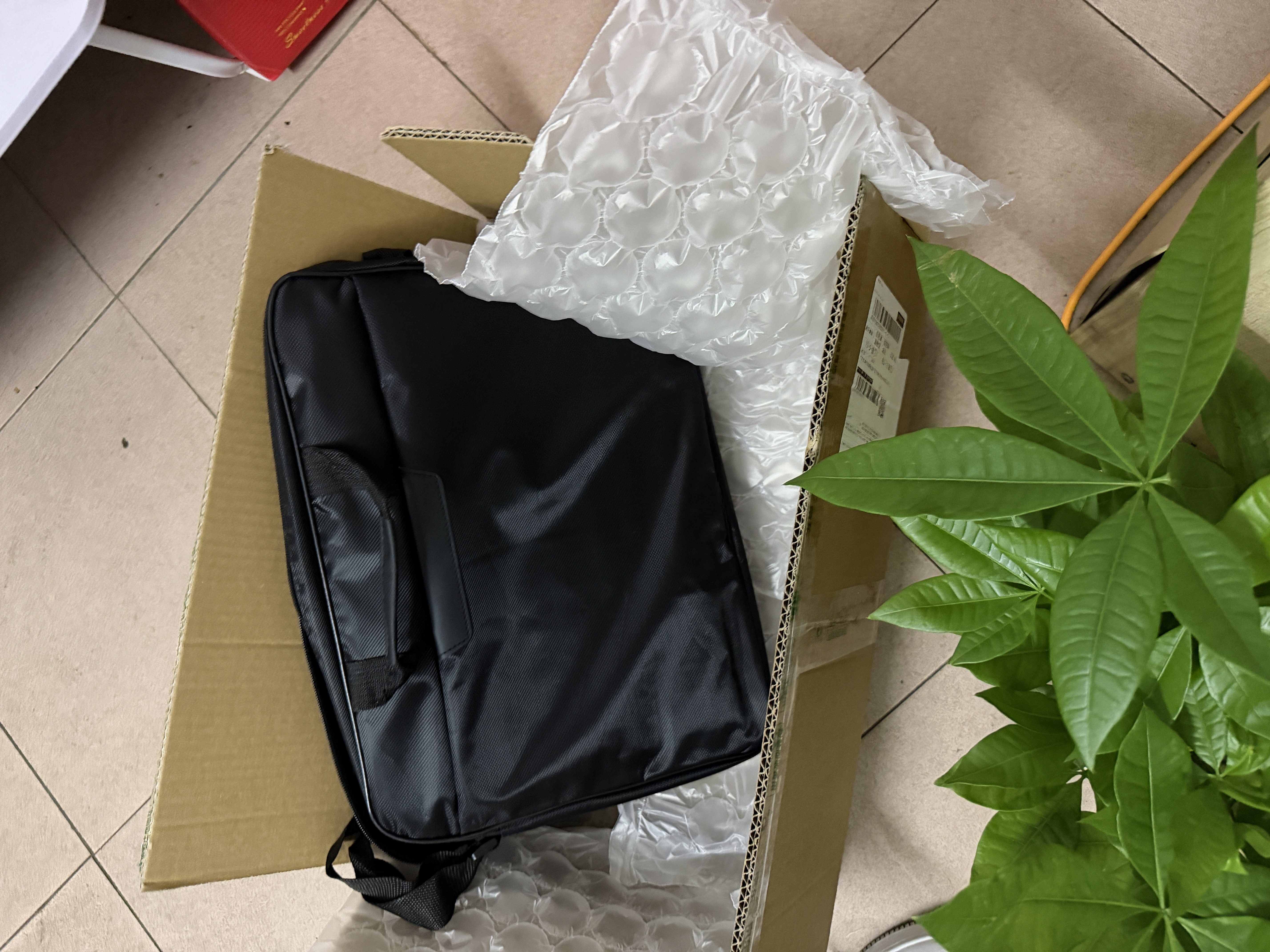 联想（Lenovo)拯救者15.6寸Y7000/R9000P高刷电竞游戏本i73060二手笔记本电脑 95新Y7000 i5-9300H 1650窄边 高配16G内存+512G固态 实拍图