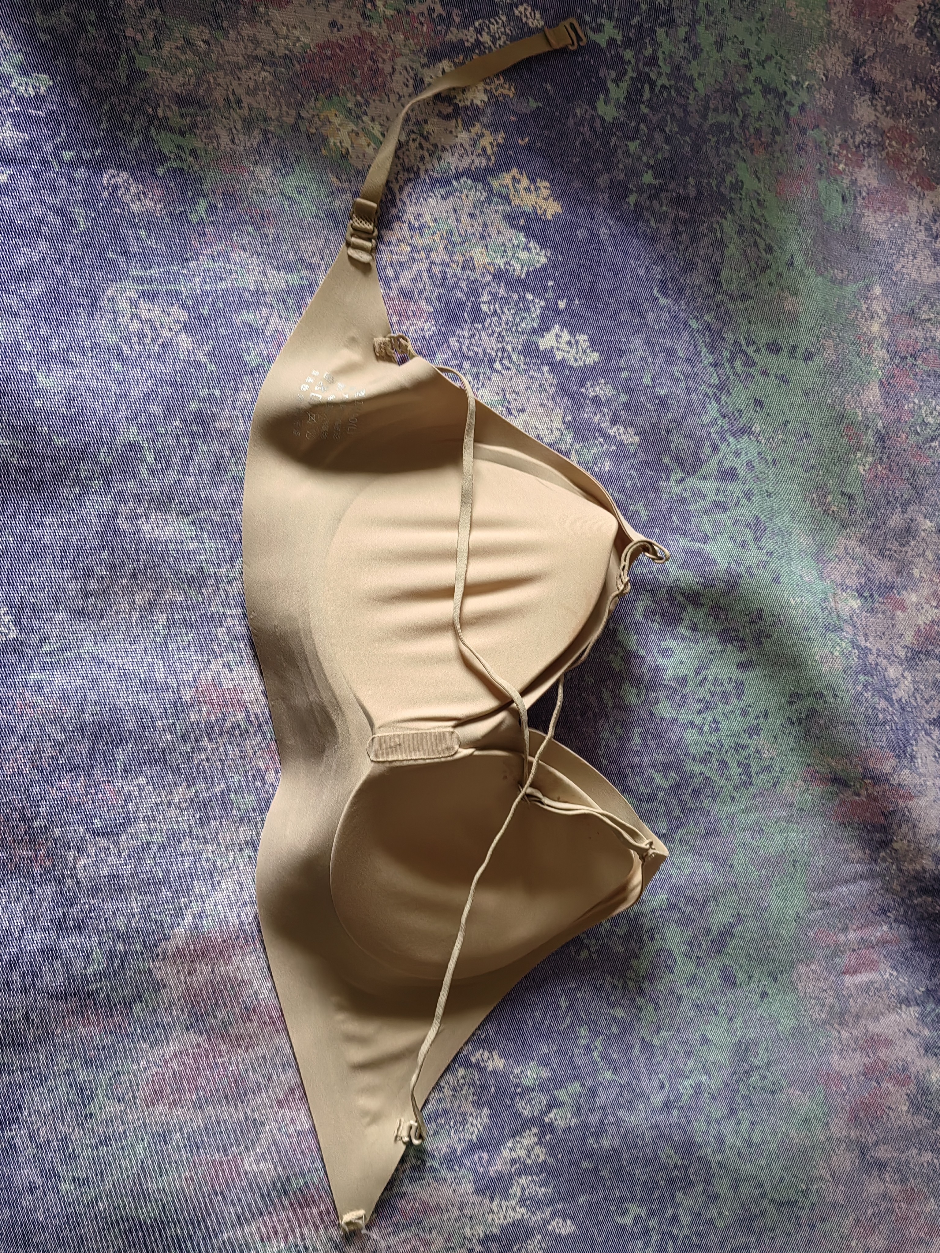 草本初色挂脖美背内衣女小胸聚拢细肩带无痕粉底液背心文胸一体可外穿露背 实拍图