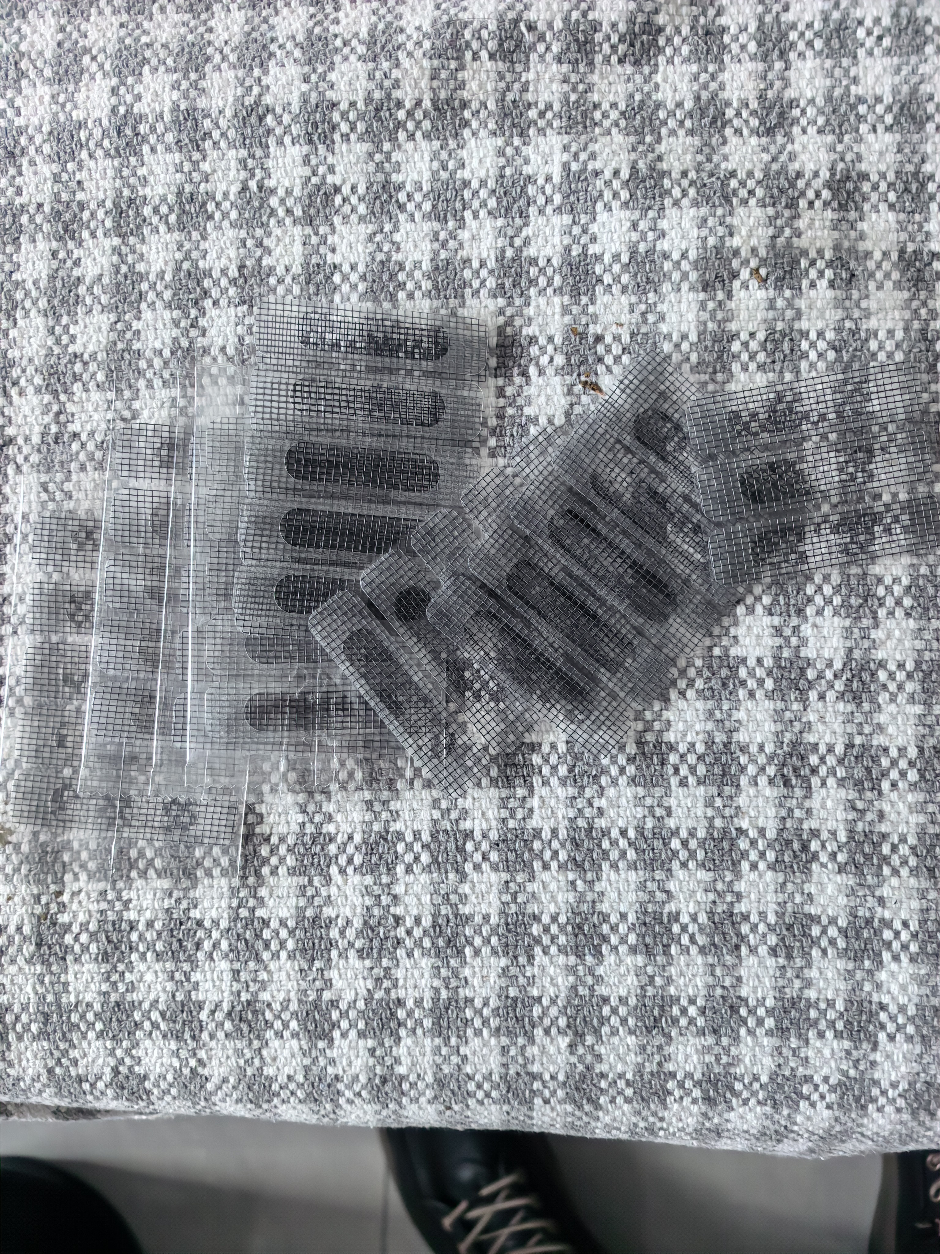 泰姆仕门窗排水孔防蚊贴窗户流水口漏水孔自粘魔术贴纱窗纱网破洞修补贴 实拍图