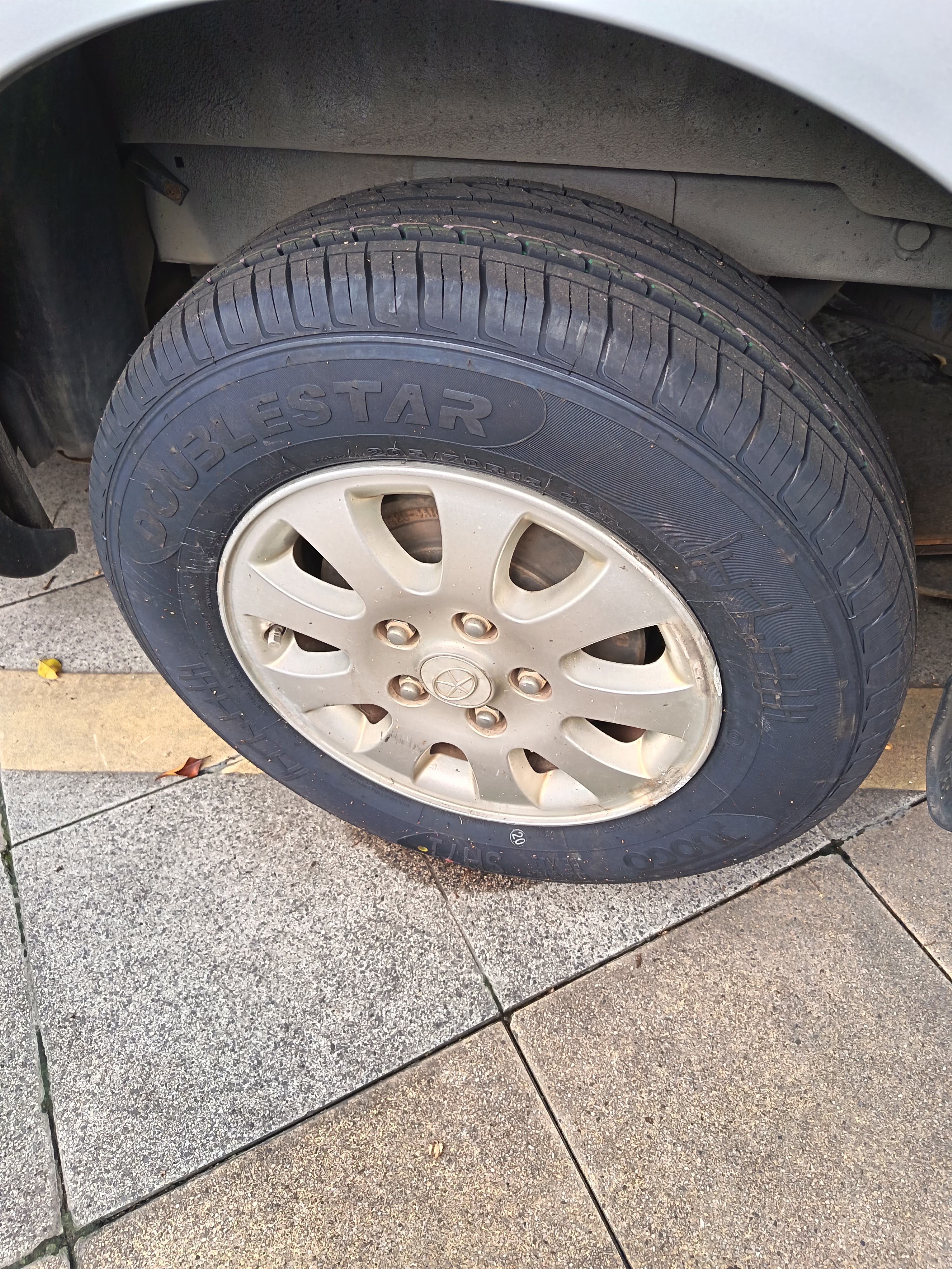 双星JUOGO轮胎 205/70R15 96T X11 适配索纳塔/欧陆/世纪 实拍图
