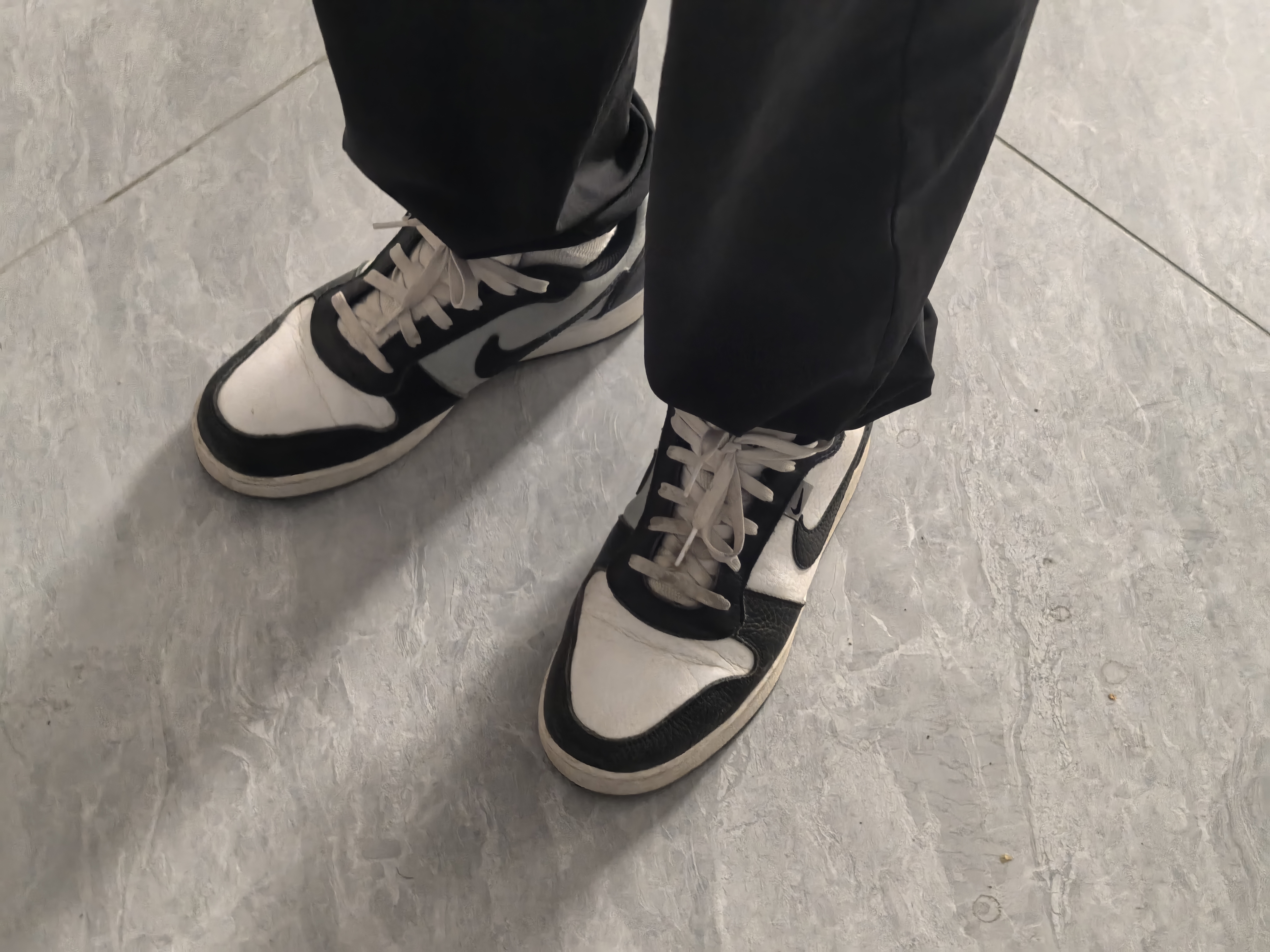 耐克NIKE运动休闲鞋男子板鞋减震EBERNON运动鞋AQ1774-102白黑42 实拍图