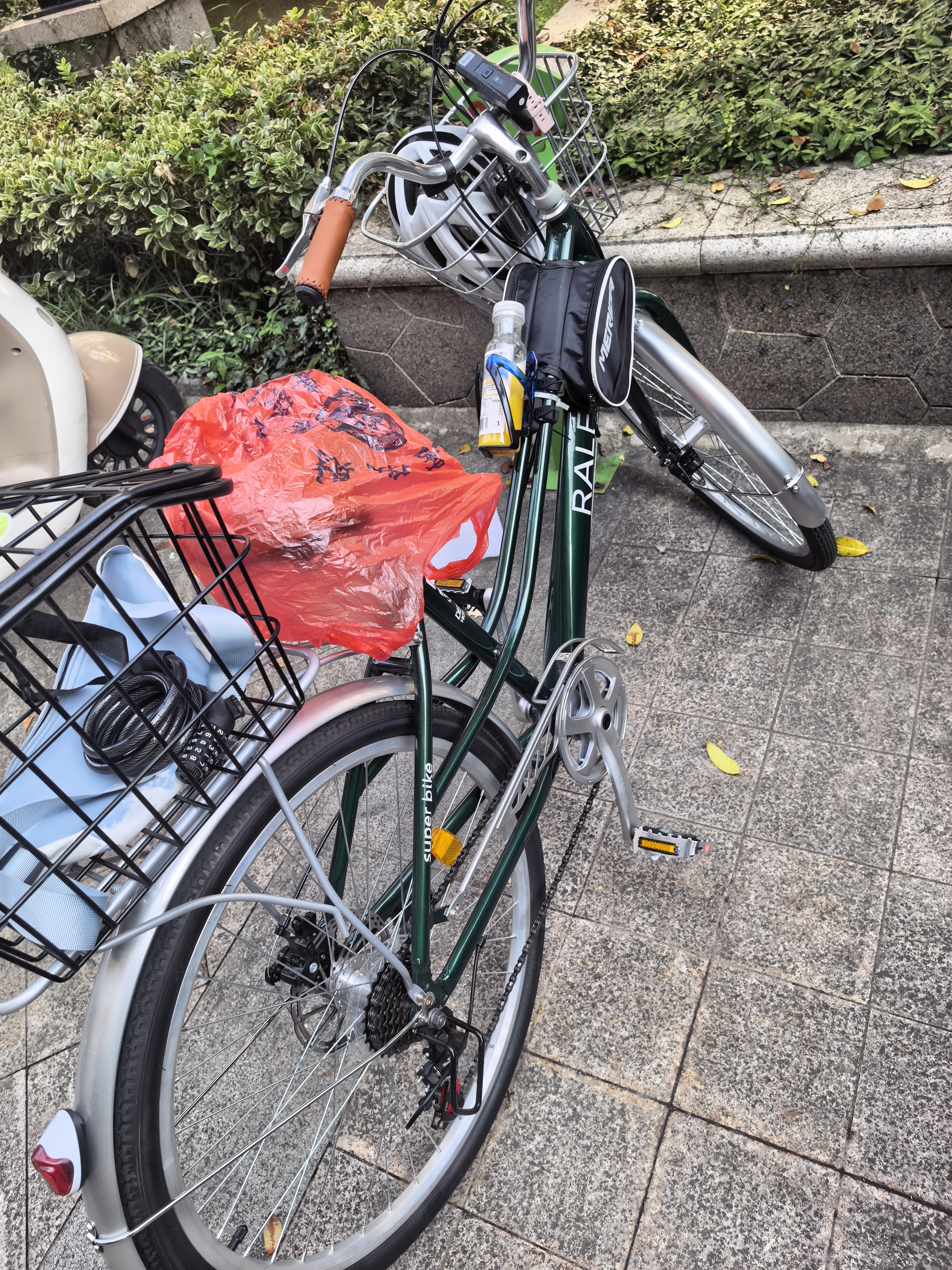 兰令自行车成人学生通勤铝合金男女24寸26寸城市上班代步变速亲子单车 花语-祖母绿【升级弯把+加厚座垫】 26英寸 禧玛诺7速 实拍图