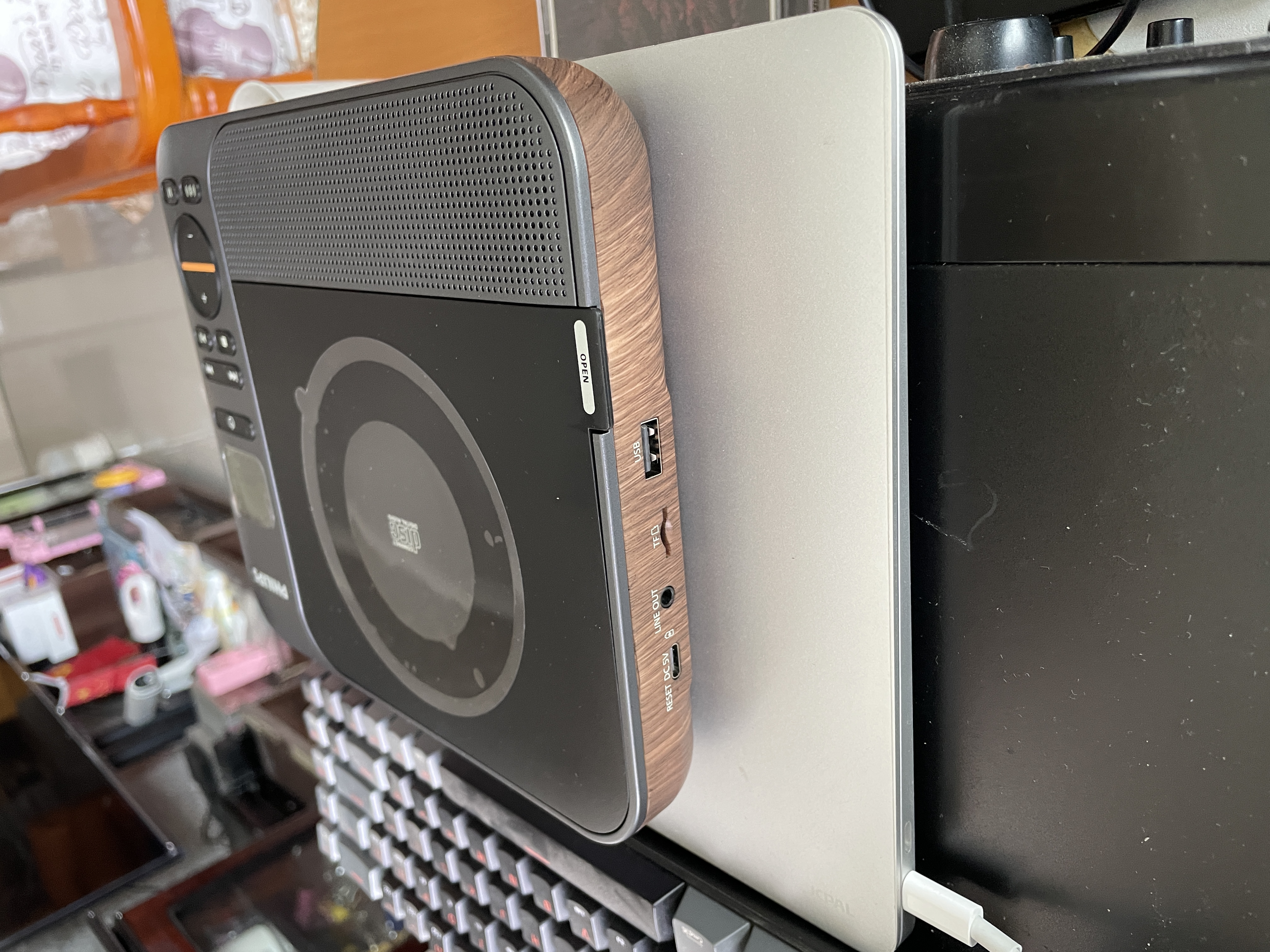 飞利浦（PHILIPS）EXP5608 潮品CD机 桌面cd音响  蓝牙CD机家居装饰高考毕业礼物送男友立体声音乐专辑音箱 实拍图