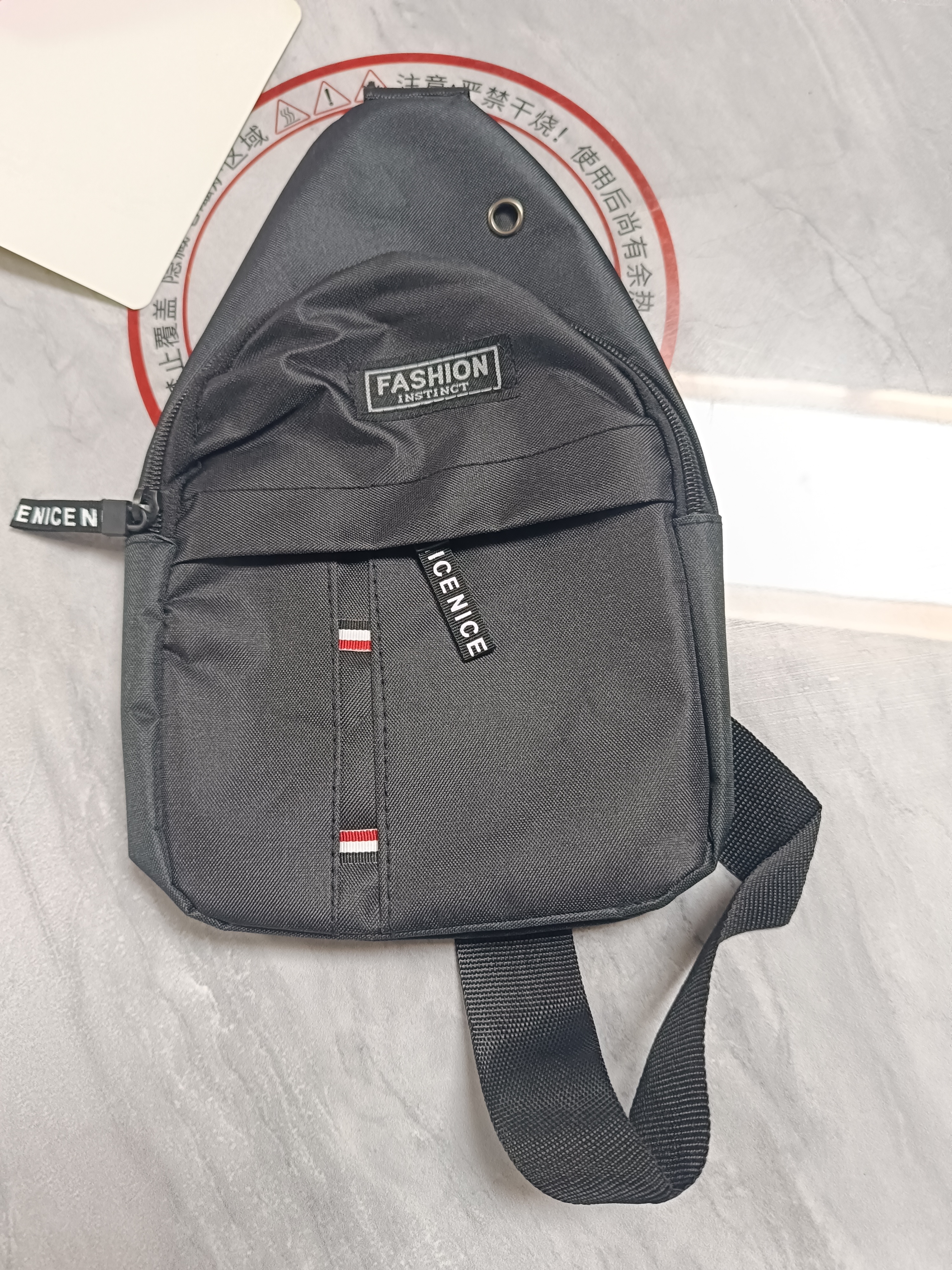 【已售500w+】潮流商务牛津布胸包男女单肩包休闲背包耐磨斜挎包 黑色【简约时尚】 实拍图