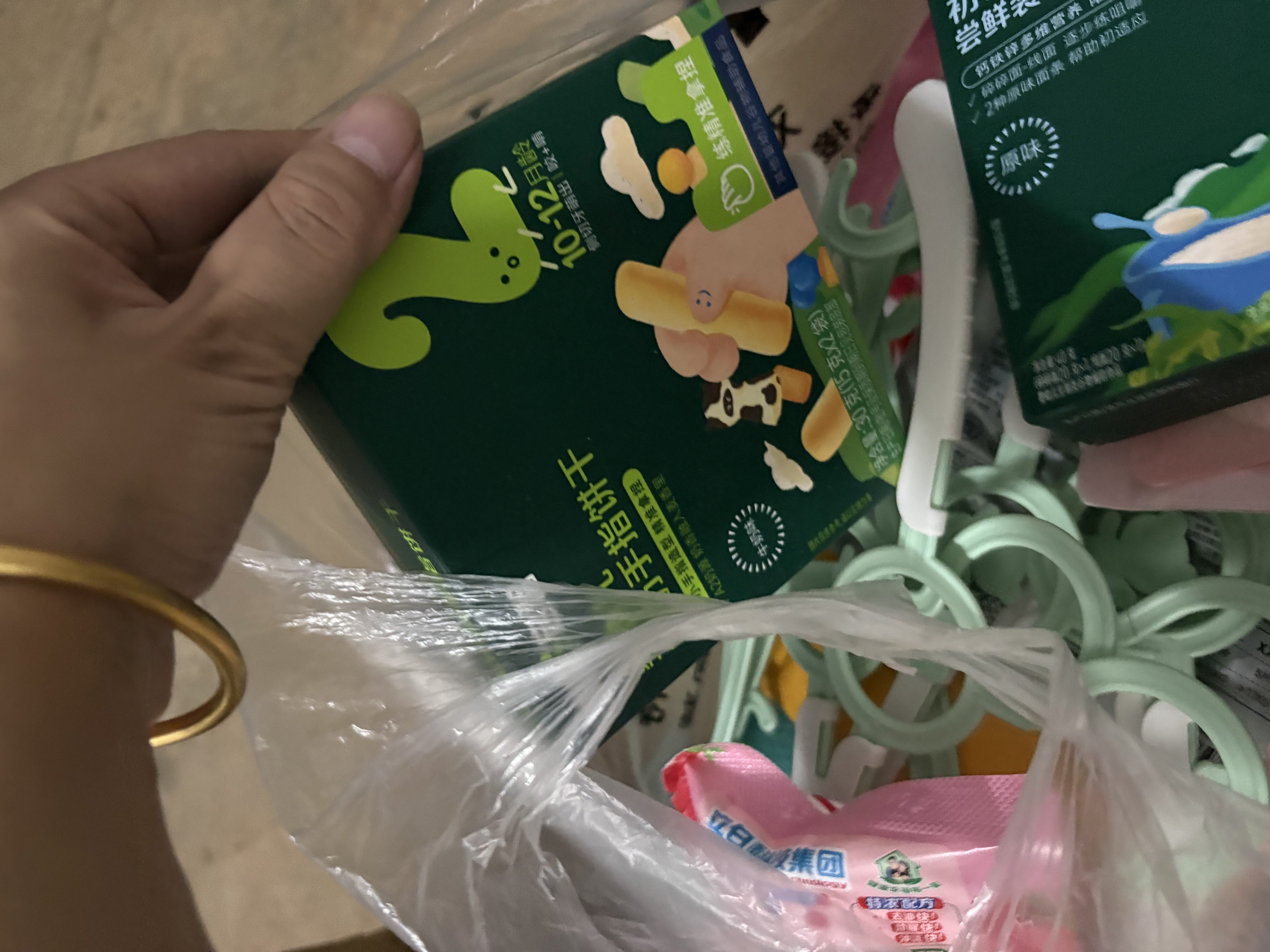 儿童衣架婴儿宝宝专用衣架小孩新生儿晾衣架伸缩挂衣神器高品质 小熊衣架5个【颜色随机】 实拍图