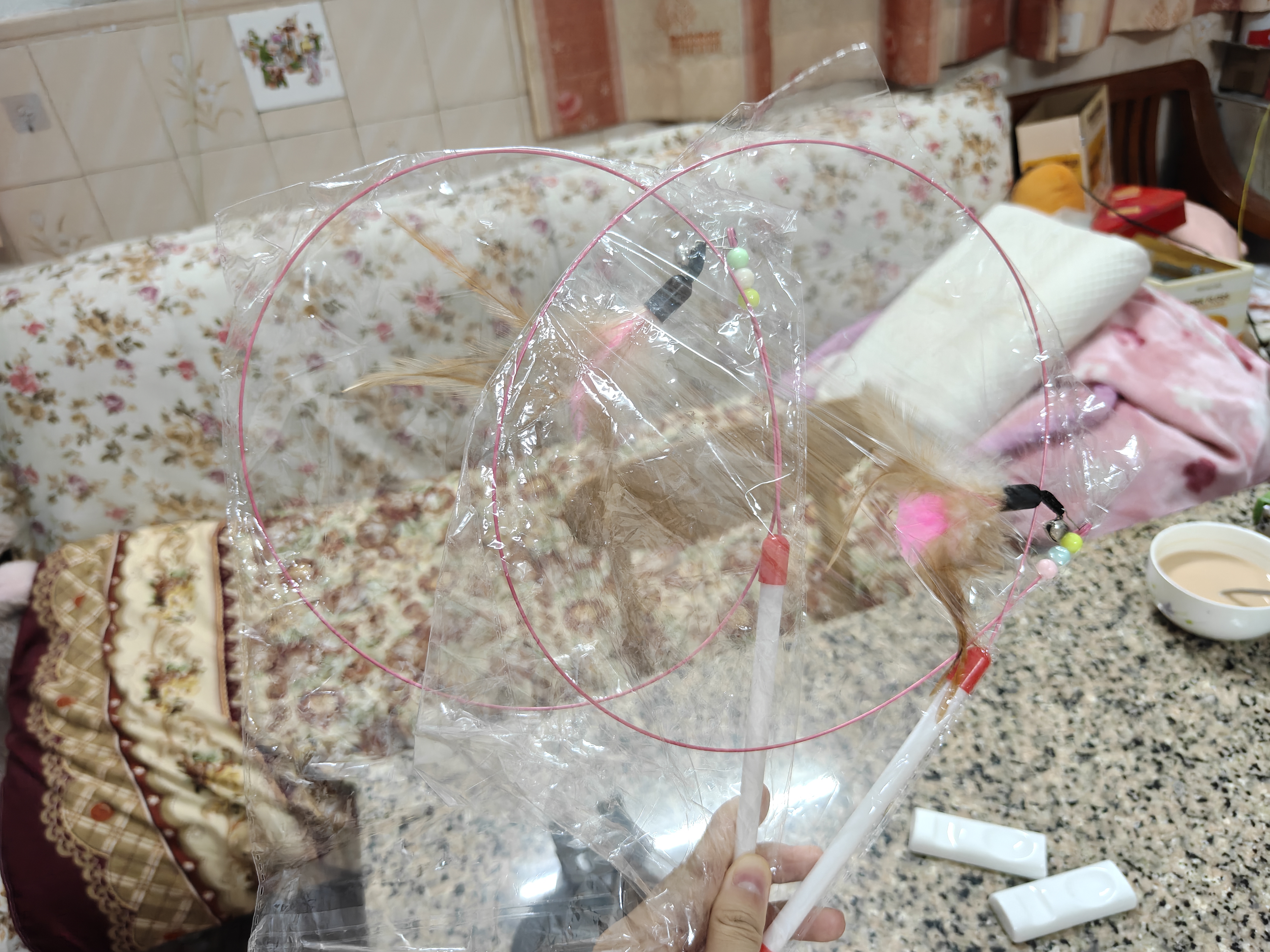 【京东快递】逗猫棒钓鱼竿长杆猫玩具羽毛铃铛宠物用品小鱼玩具 钢丝羽毛逗猫棒1根装 实拍图