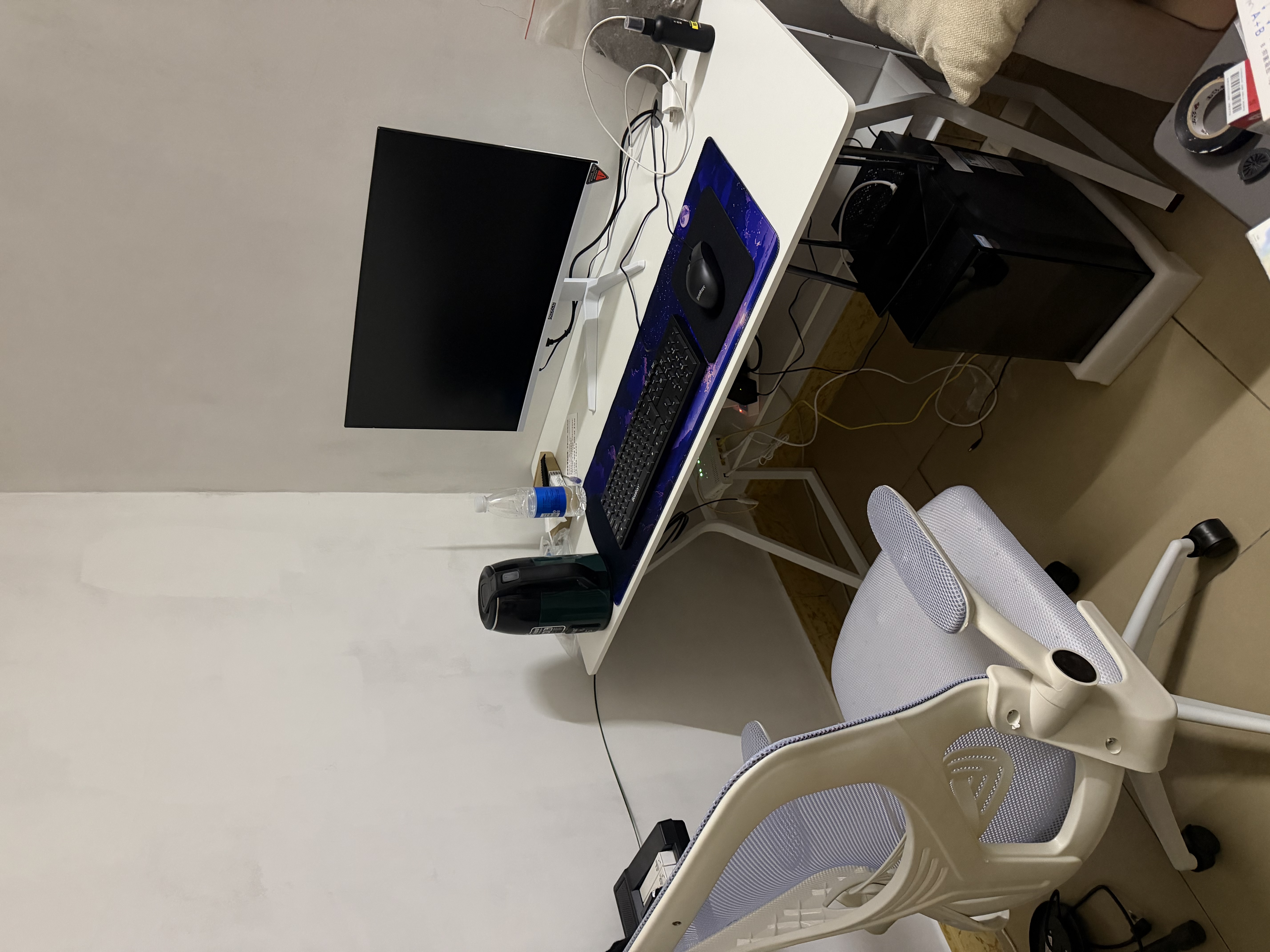汤能优品电脑桌台式家用电竞游戏桌简约卧室书桌办公学习桌学生写字小桌子 【桌椅套装】暖白120CM+乳胶椅 实拍图