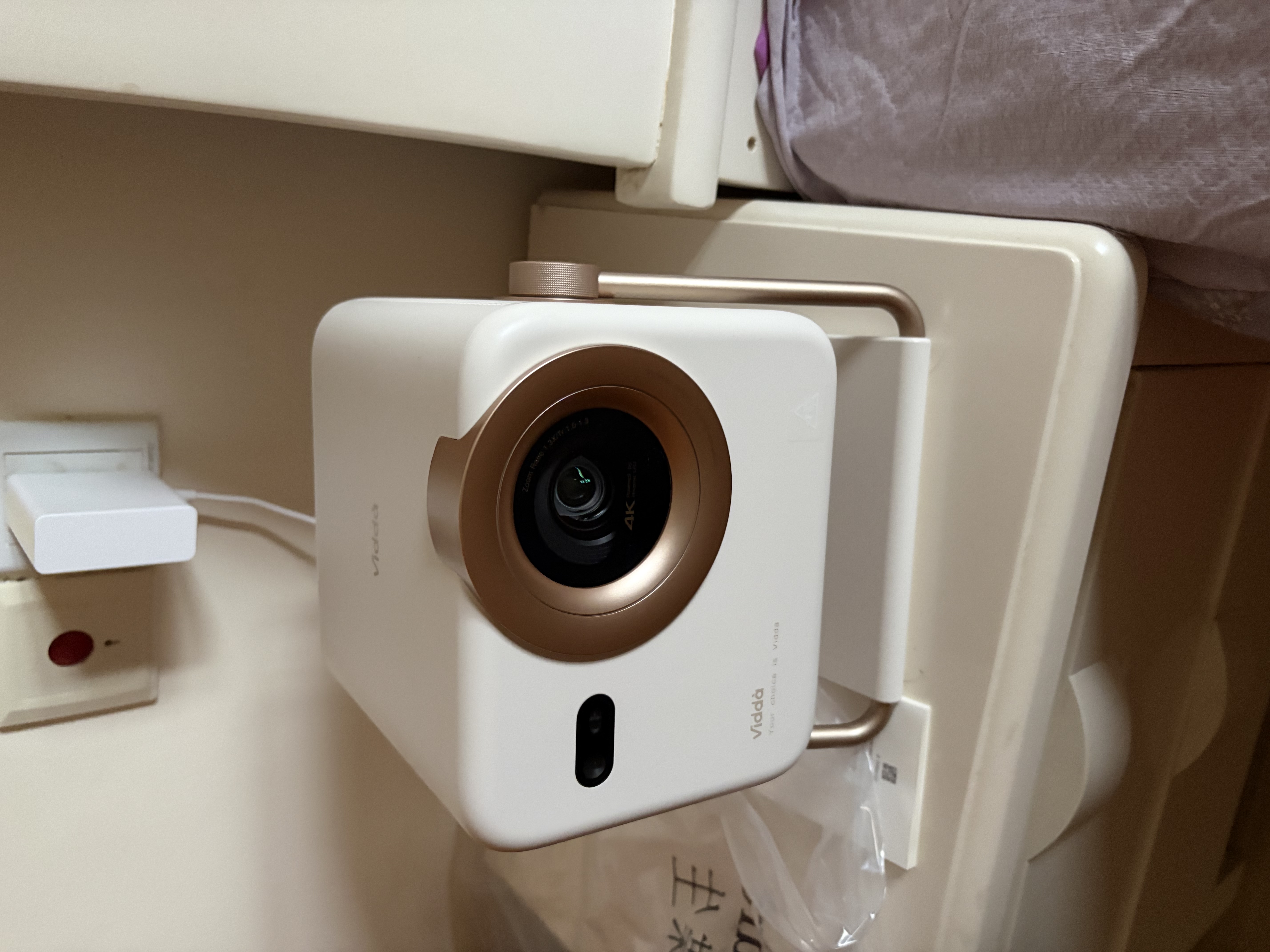 Vidda 大眼睛M2 Pro皓月白高亮版 海信4K超高清三色激光投影仪 无损光学变焦0.47DMD家庭影院国家补贴 实拍图