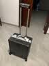 Walker Shop品牌行李箱男登机箱女铝框拉杆箱小型轻便商务旅行箱前开盖密码箱 深灰色 18英寸 【横版登机箱】 实拍图