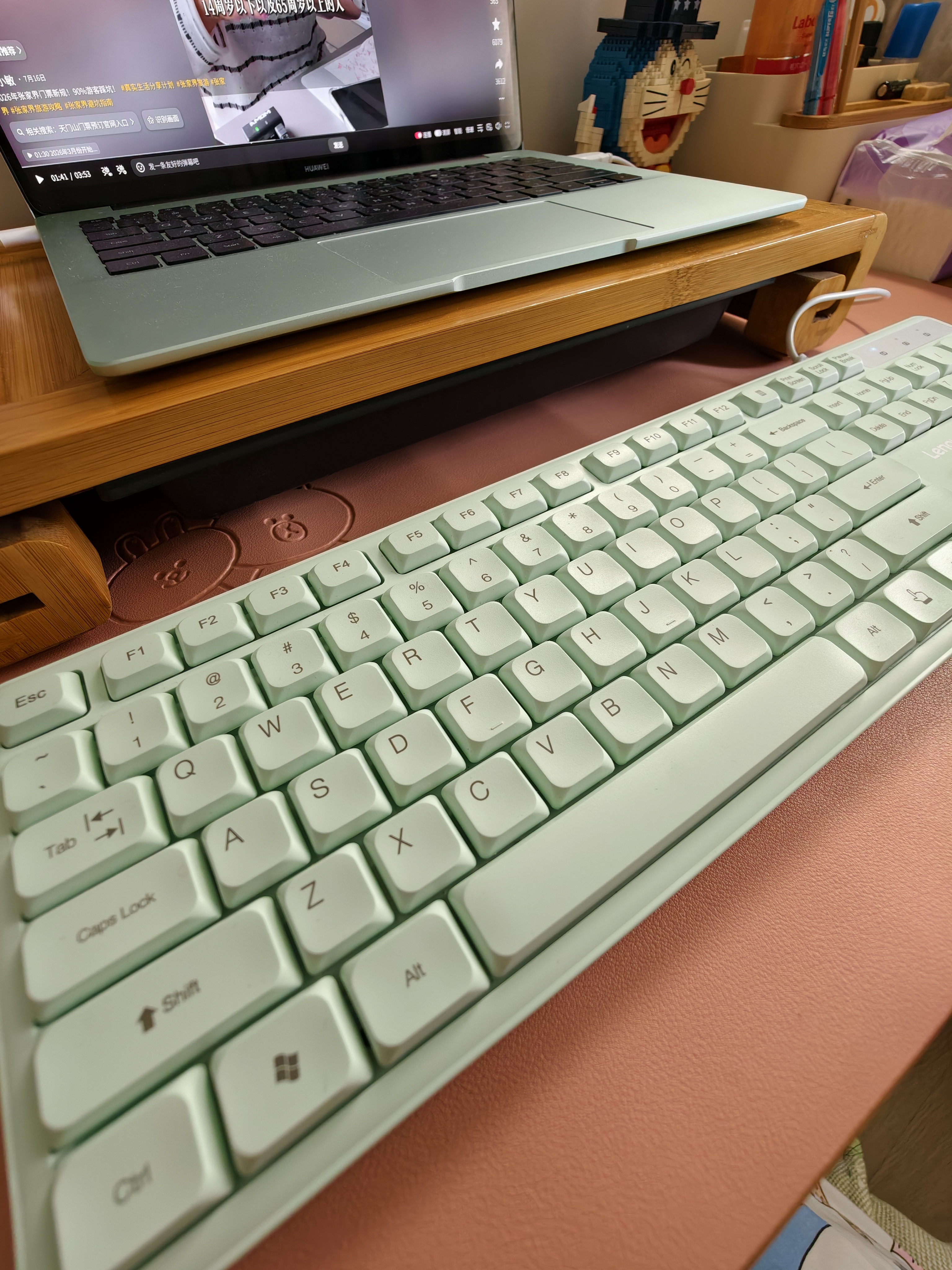 联想（Lenovo）有线键盘 轻音办公键盘 全尺寸 一键服务 USB接口 笔记本台式机一体机键盘 K15绿色 实拍图