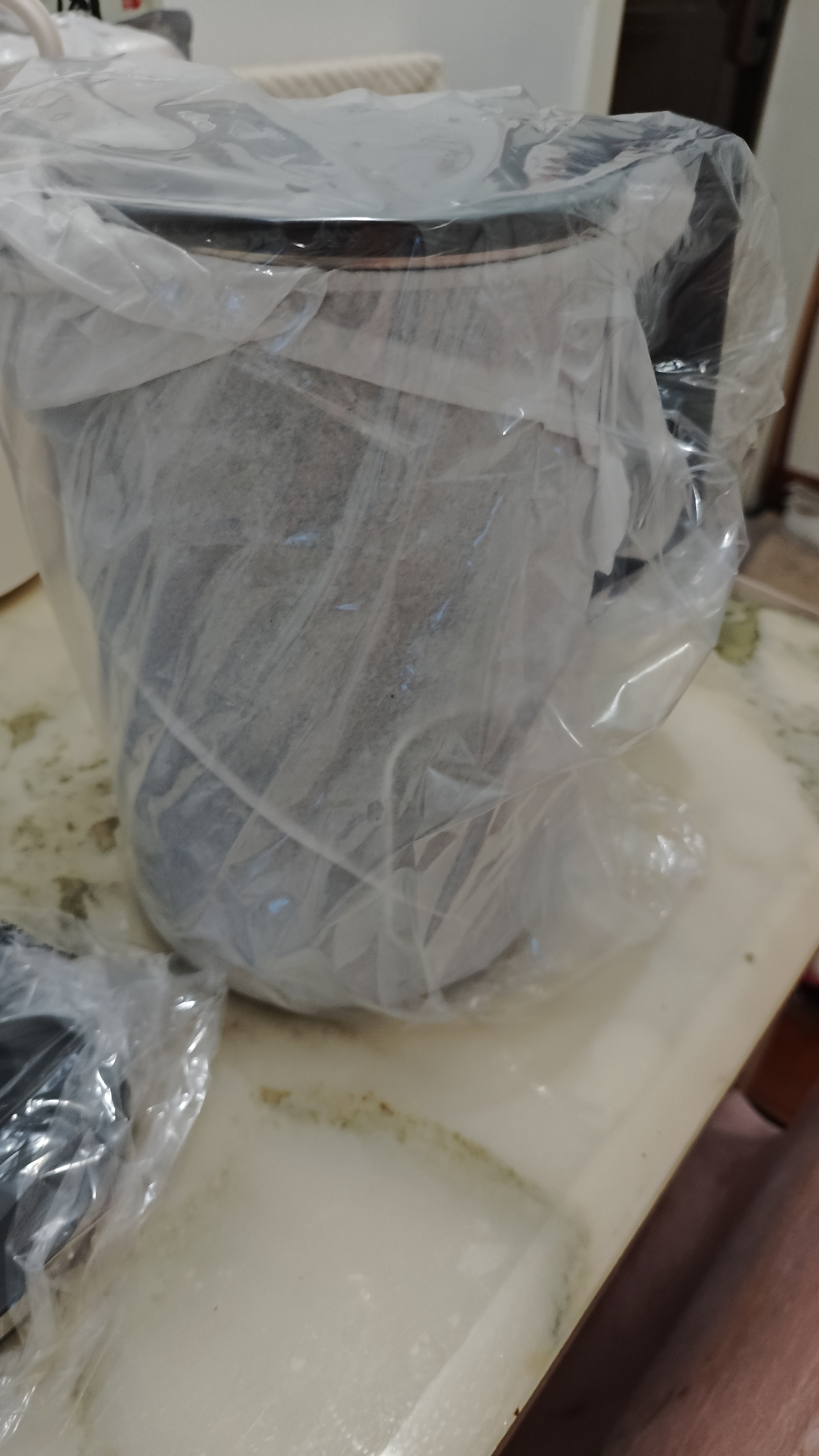九阳（Joyoung）电热水壶 电水壶  纯钛0涂层无缝内胆  多段调温保温 恒温水壶调奶器1.6L烧水壶家用 K16ED-W960 实拍图