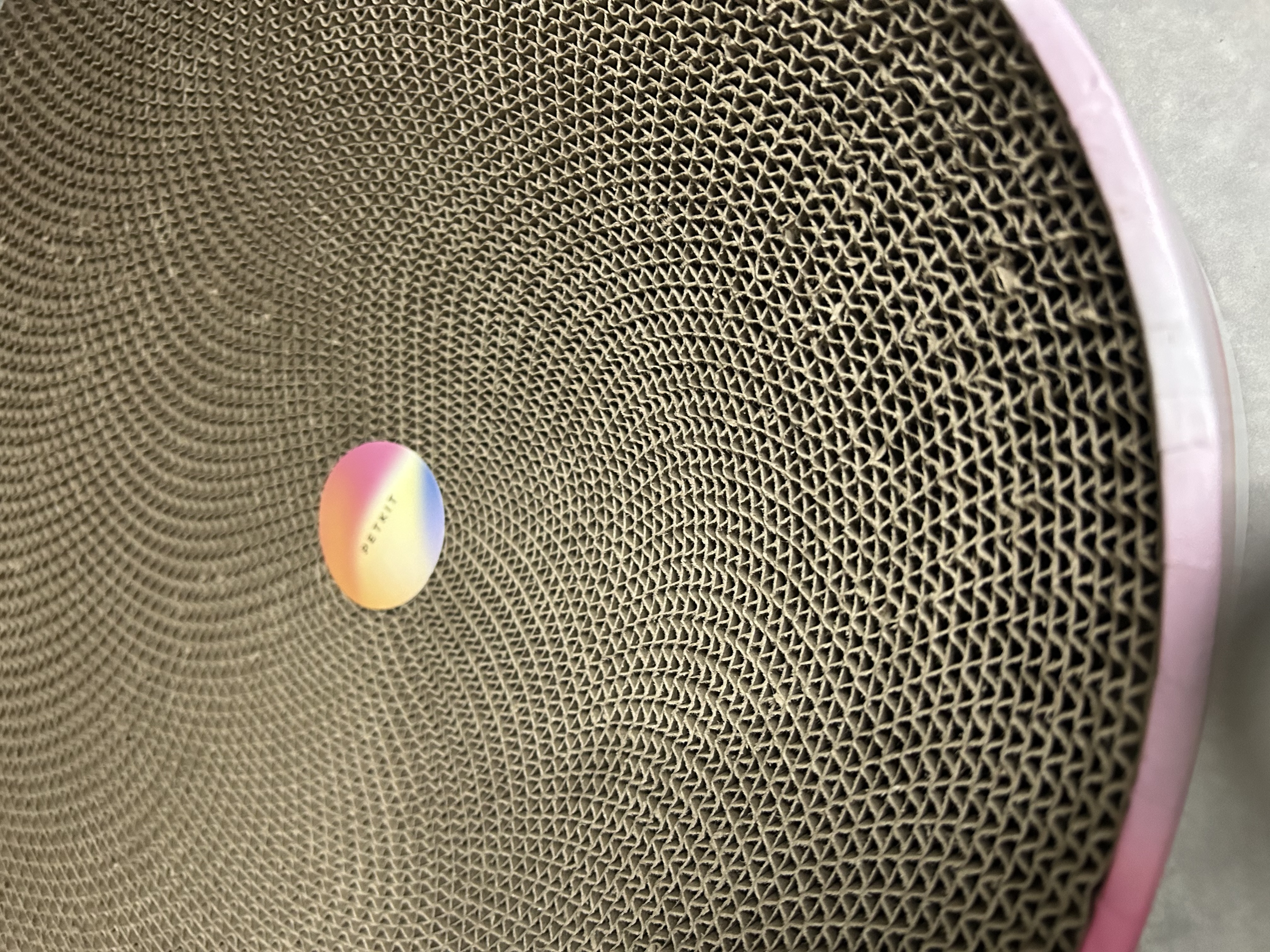小佩方形猫抓板窝 磨爪器瓦楞纸 猫抓板猫窝一体窝垫猫爪板猫咪玩具 梦幻极光-尺寸：40x40x10cm 实拍图