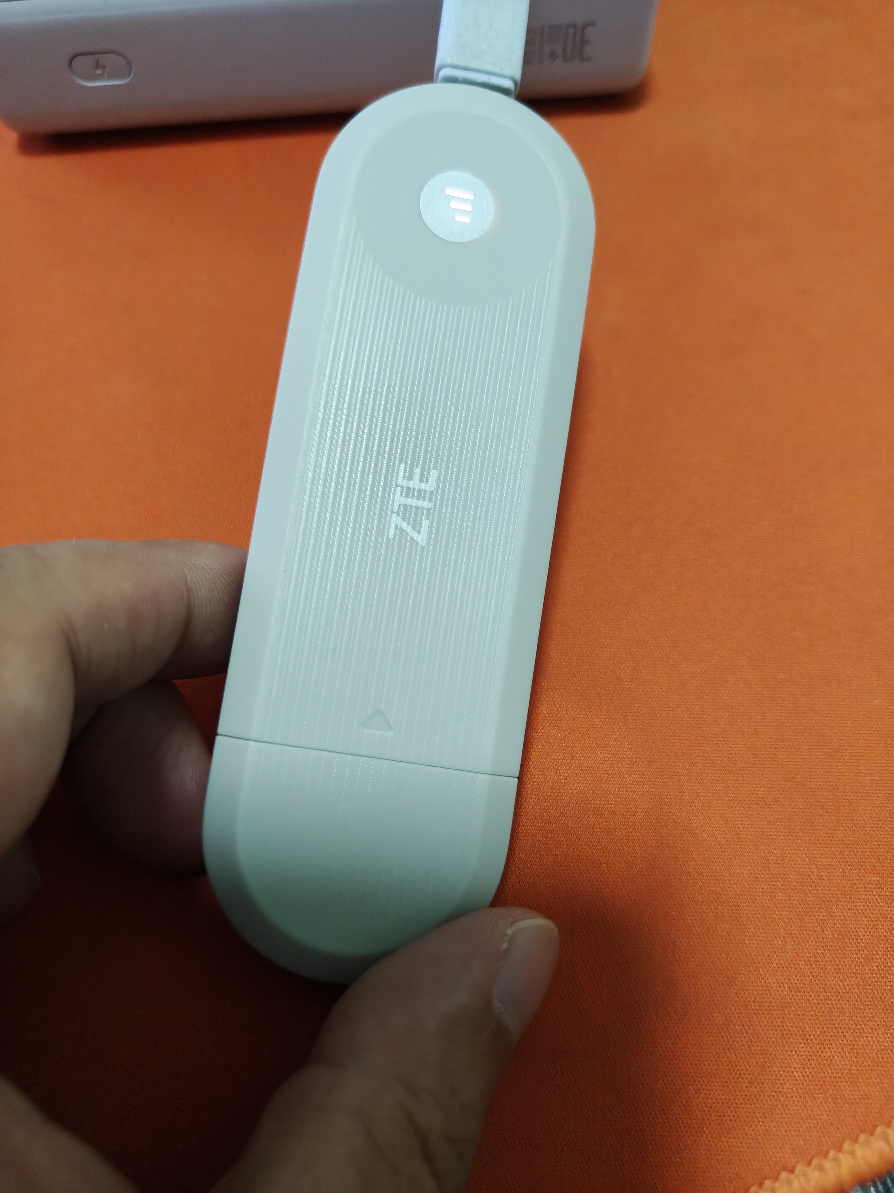 中兴（ZTE）F40 5G RedCap随身wifi6免插卡轻量化5G移动wifi无线网便携路由器热点笔记本电脑上网流量2026款 实拍图