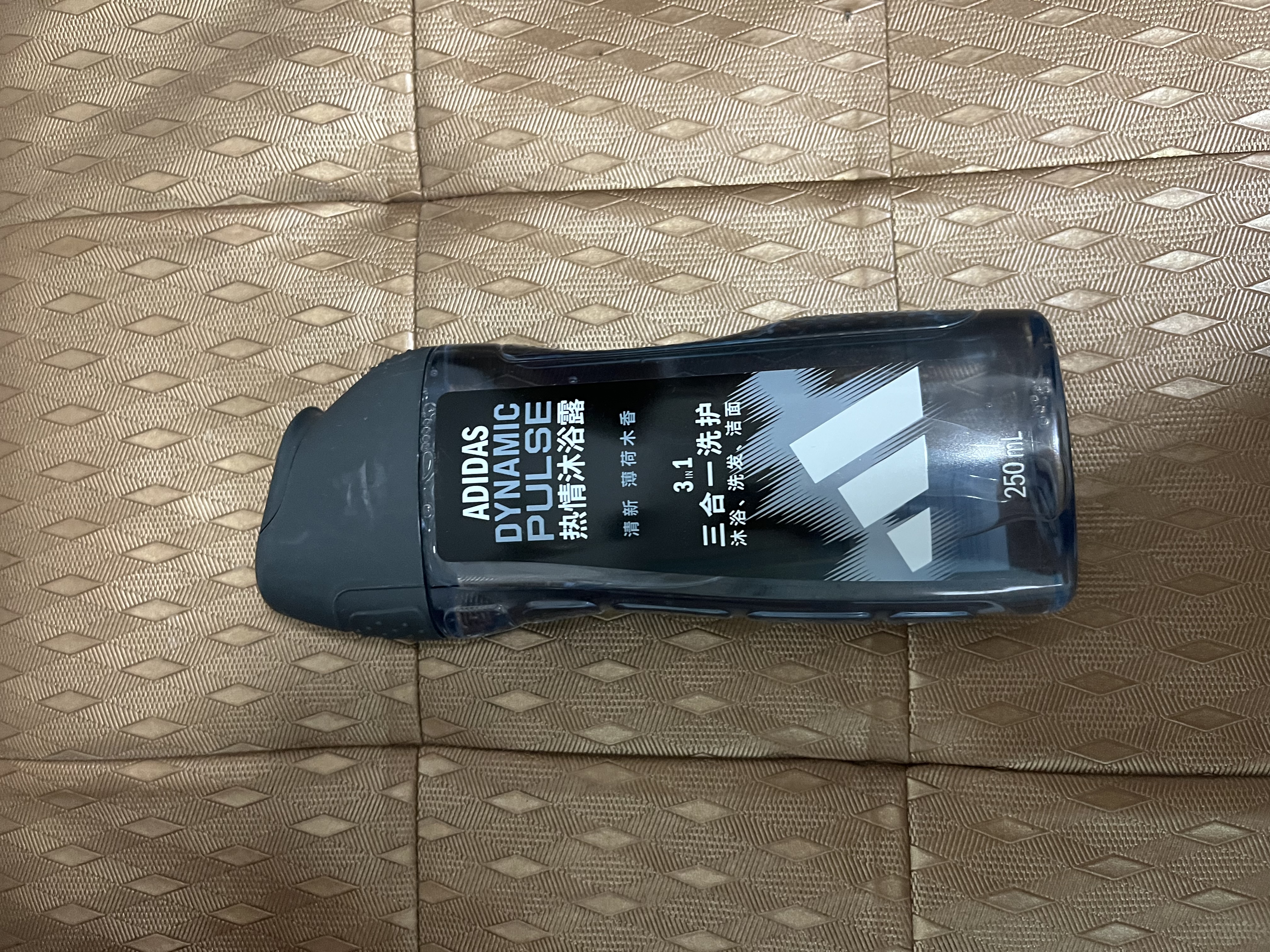 阿迪达斯（adidas）沐浴露男士专用洗发洗面奶三效合一游泳去氯薄荷小瓶旅行装250ml 实拍图