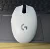 罗技（G）G304/G304X 无线电竞游戏鼠标 轻质便携 FPS 打瓦 三角洲 无畏契约外设必备 吃鸡 CS2 G304白色 实拍图