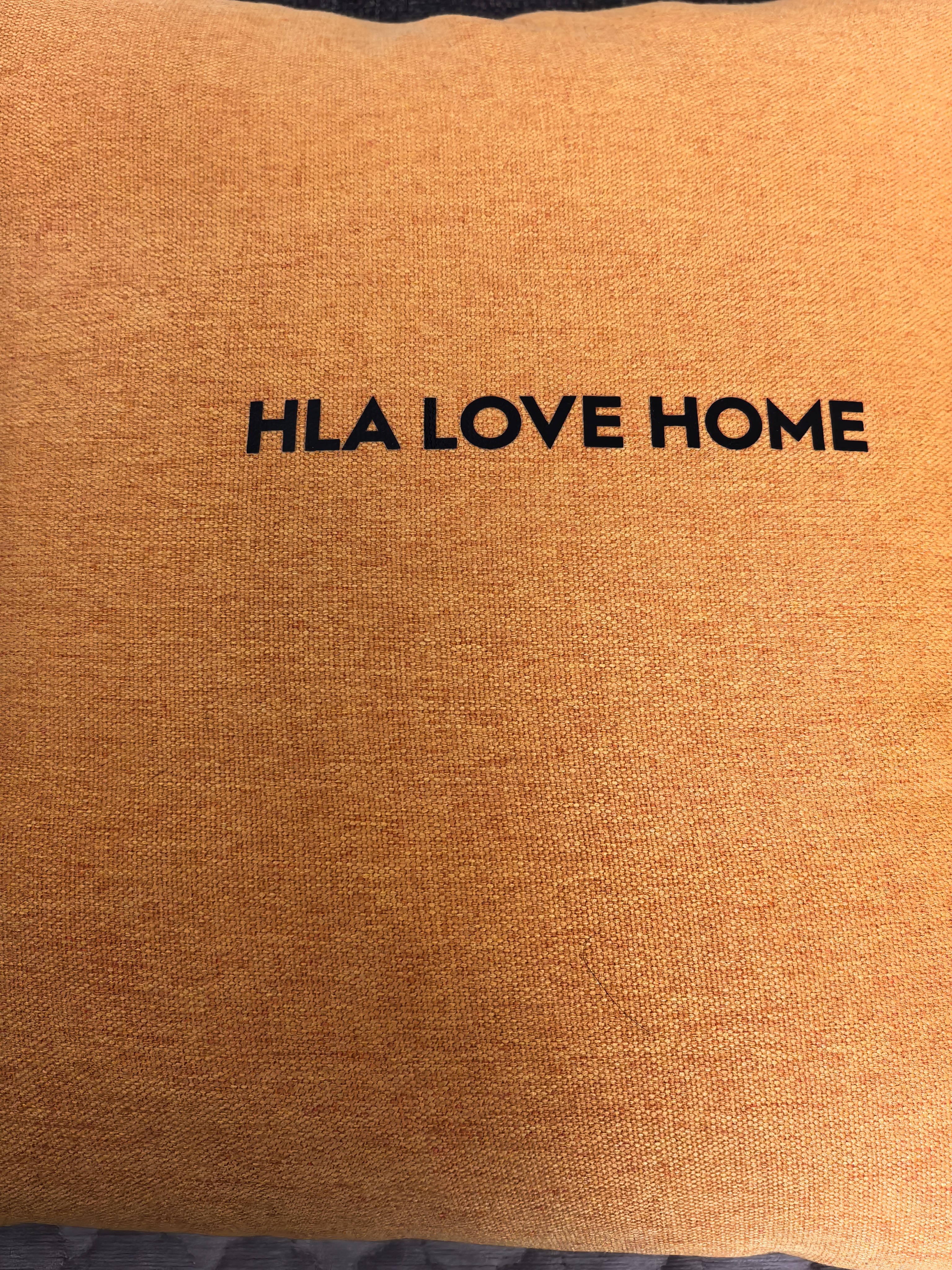 海澜之家（HLA）棉麻抱枕靠枕轻奢超柔简约靠背垫客厅靠枕套含芯纯色靠包沙发靠垫 简约 橙色 枕套+枕芯【45*45cm】 实拍图