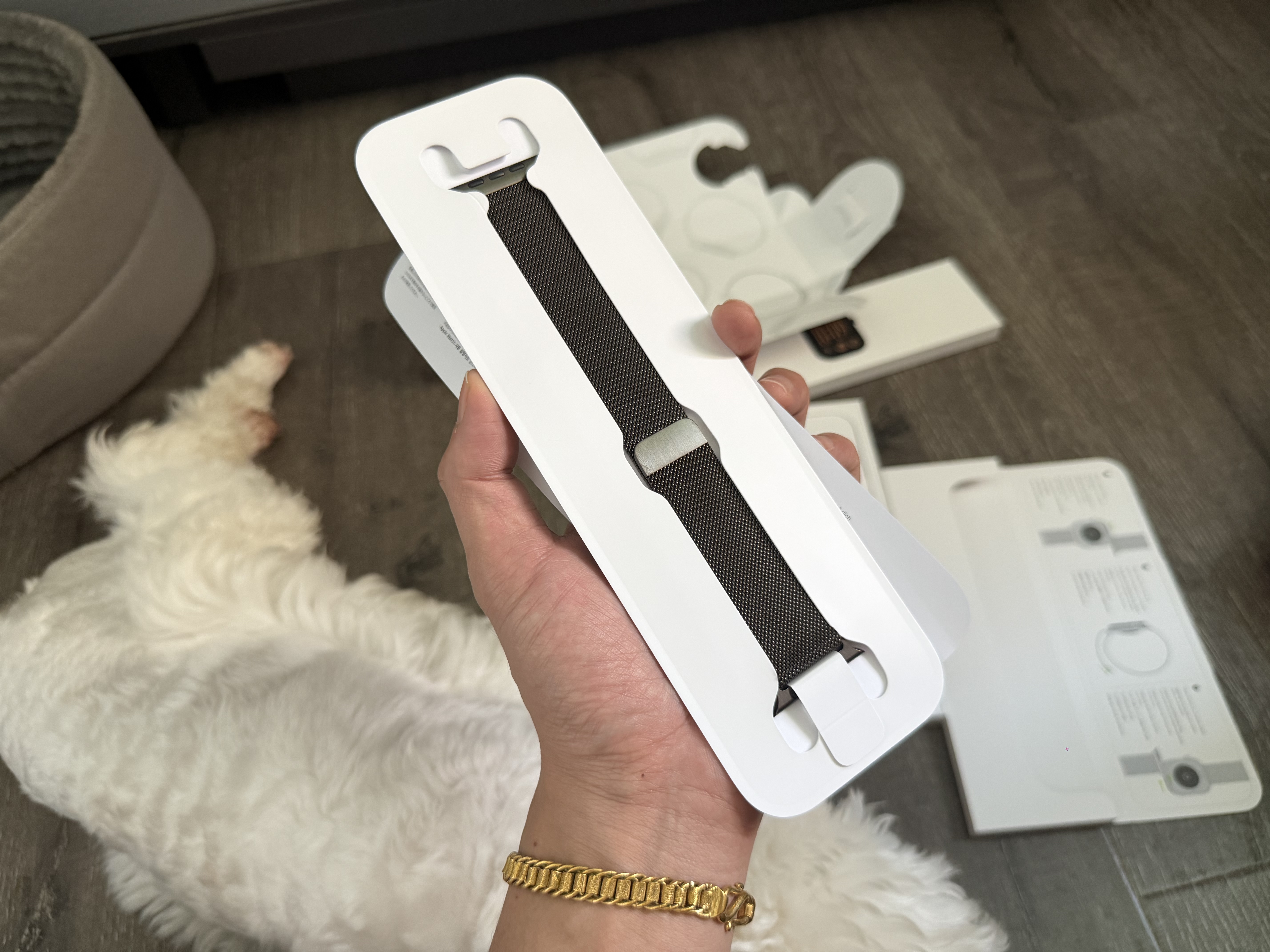Apple/苹果/苹果 Watch Series 12 智能手表GPS款46毫米深古铜色铝金属表壳深古铜色米兰尼斯表带M/L 实拍图