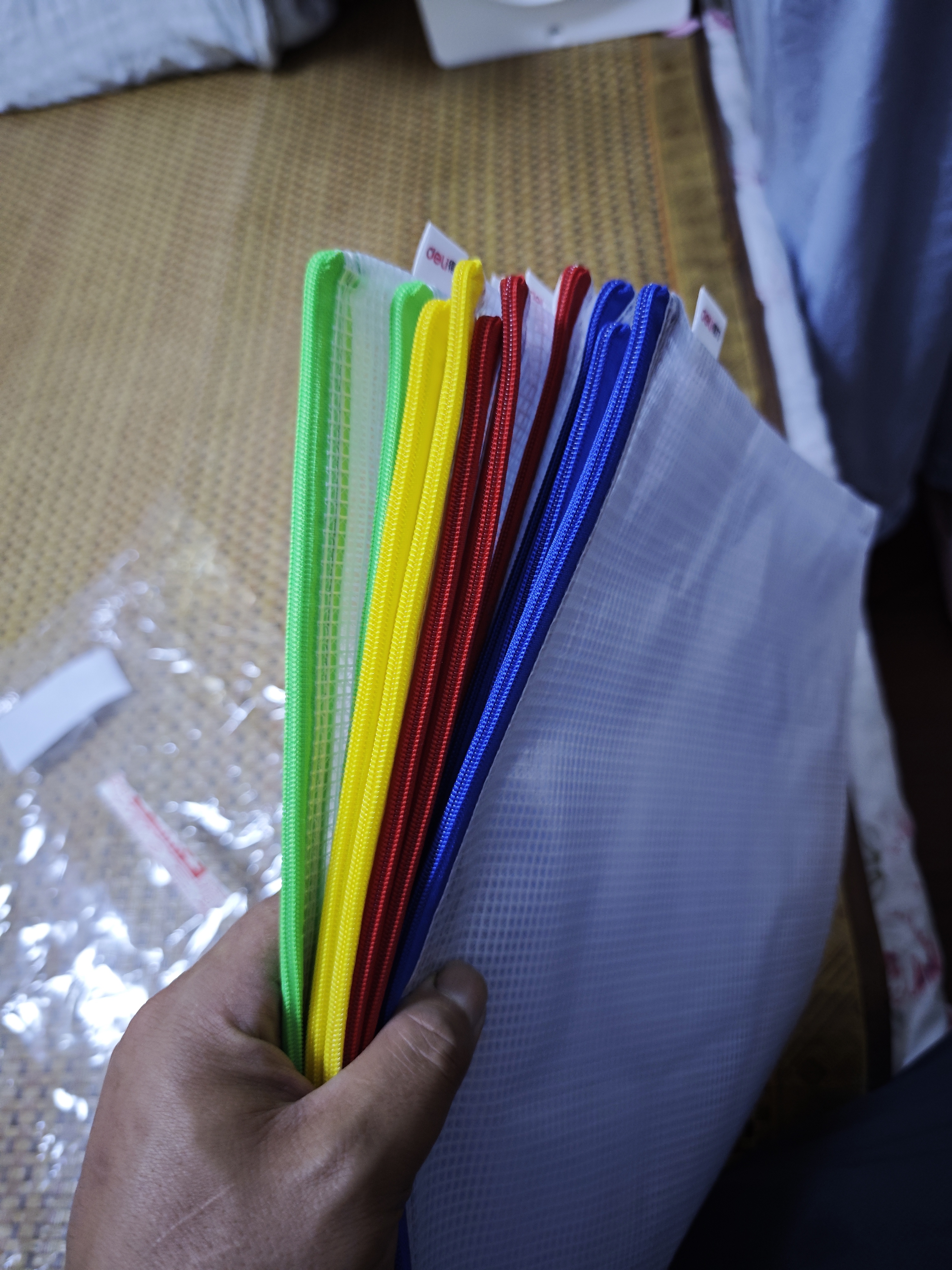 得力(deli)开学文具A4文件袋拉链袋办公资料袋票据收纳袋拉边袋学生科目分类袋试卷收纳 10只装27040 实拍图