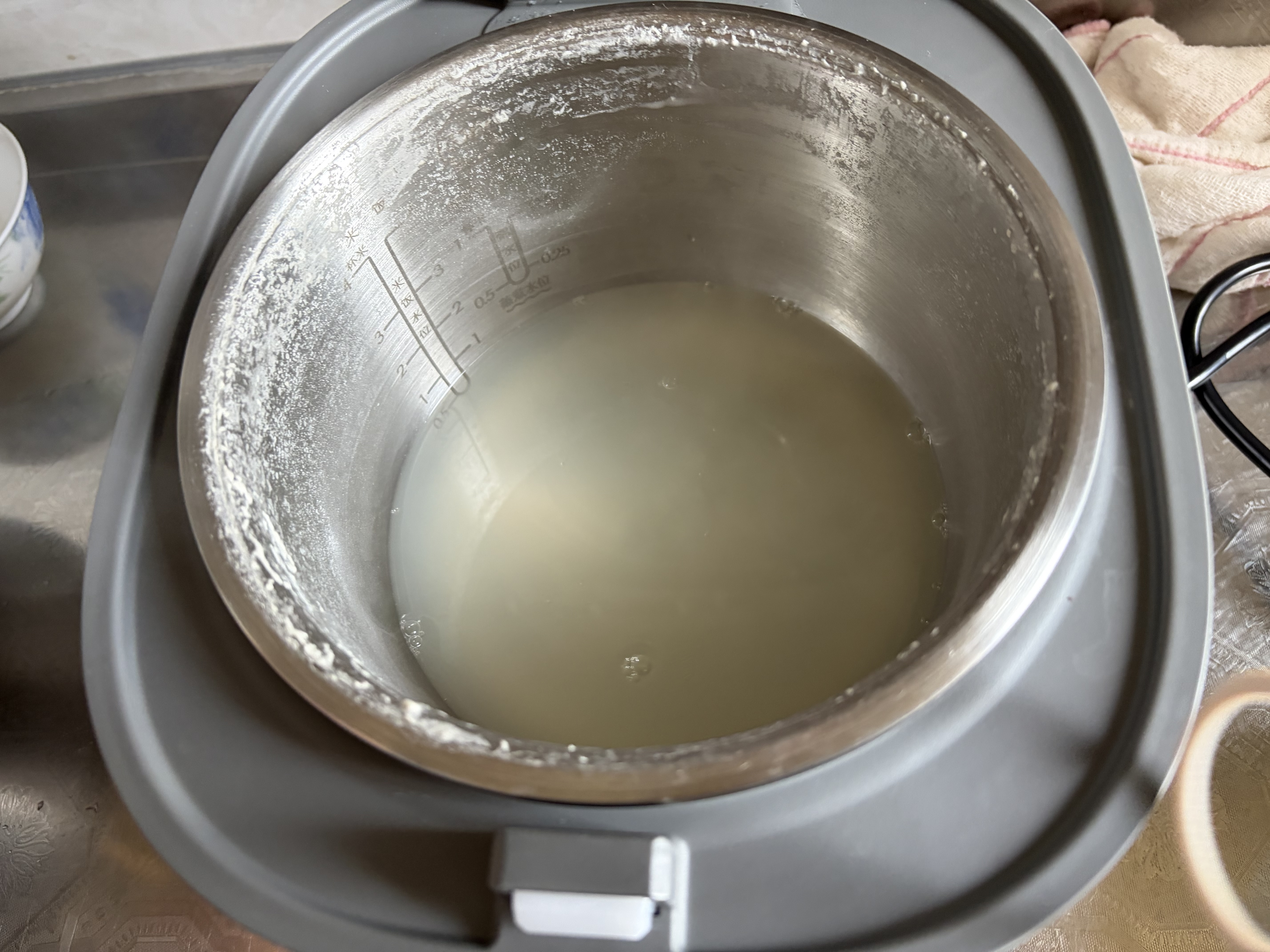 美的（Midea）电饭煲小型1-2-3人0涂层316L母婴级不锈钢2L家用低糖沥米饭迷你电饭锅微压AFB2022LS 实拍图