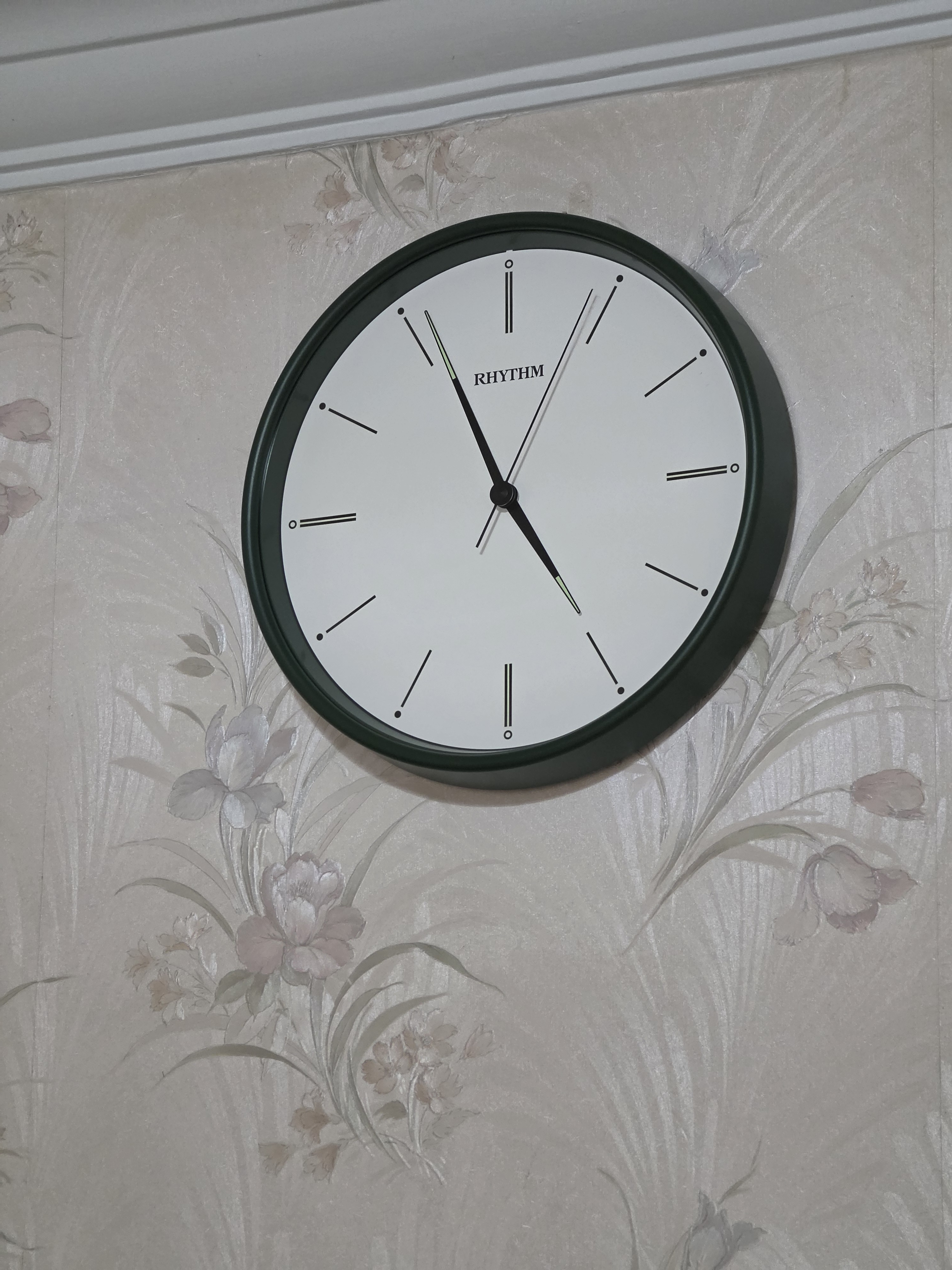 丽声（RHYTHM）日本静音夜光客厅大挂钟家用轻奢简约时尚32cm CMG635WR05中秋节 实拍图