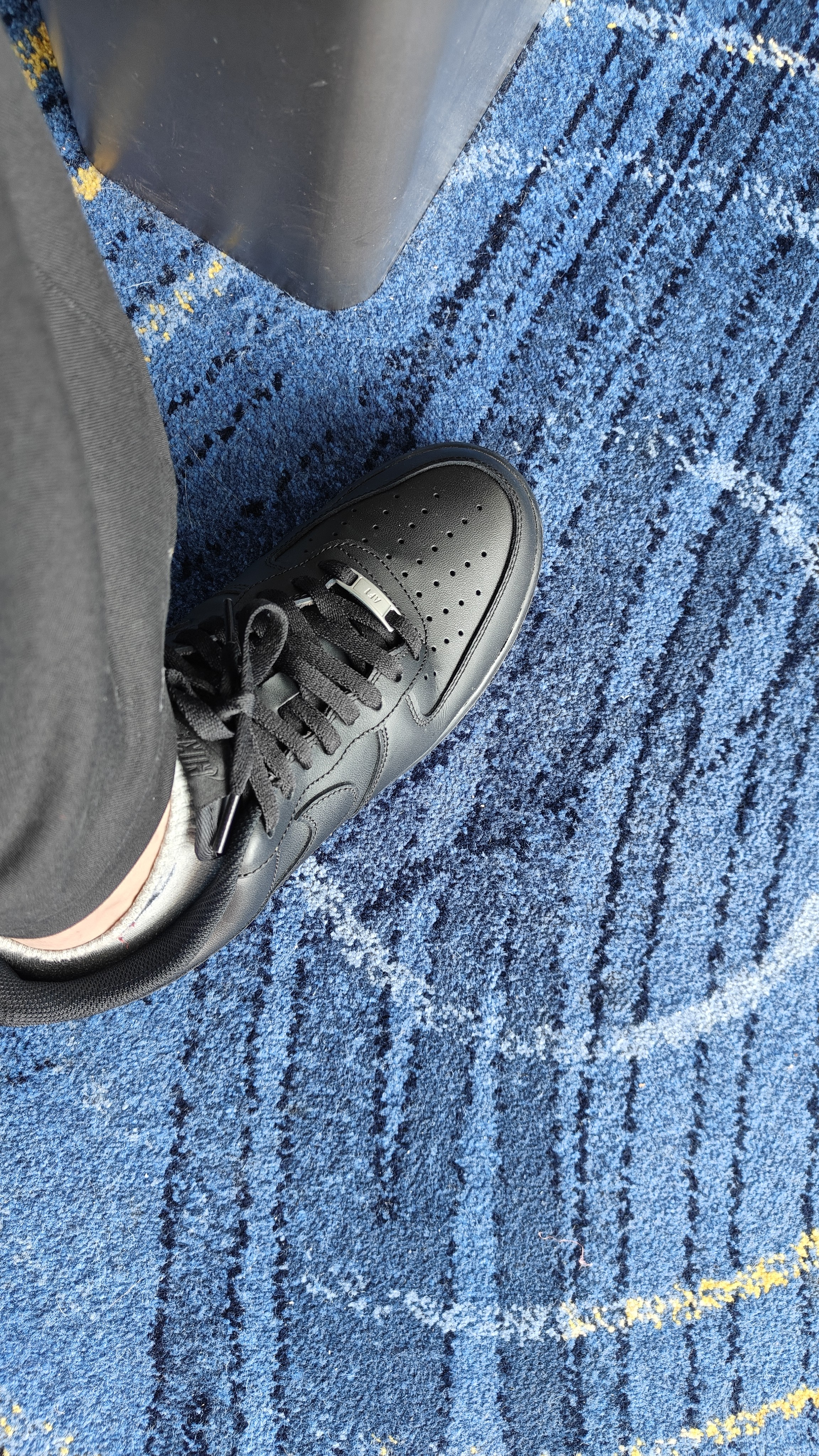 耐克NIKE板鞋男空军一号AF1 AIR FORCE 1运动鞋CW2288-001黑44 实拍图