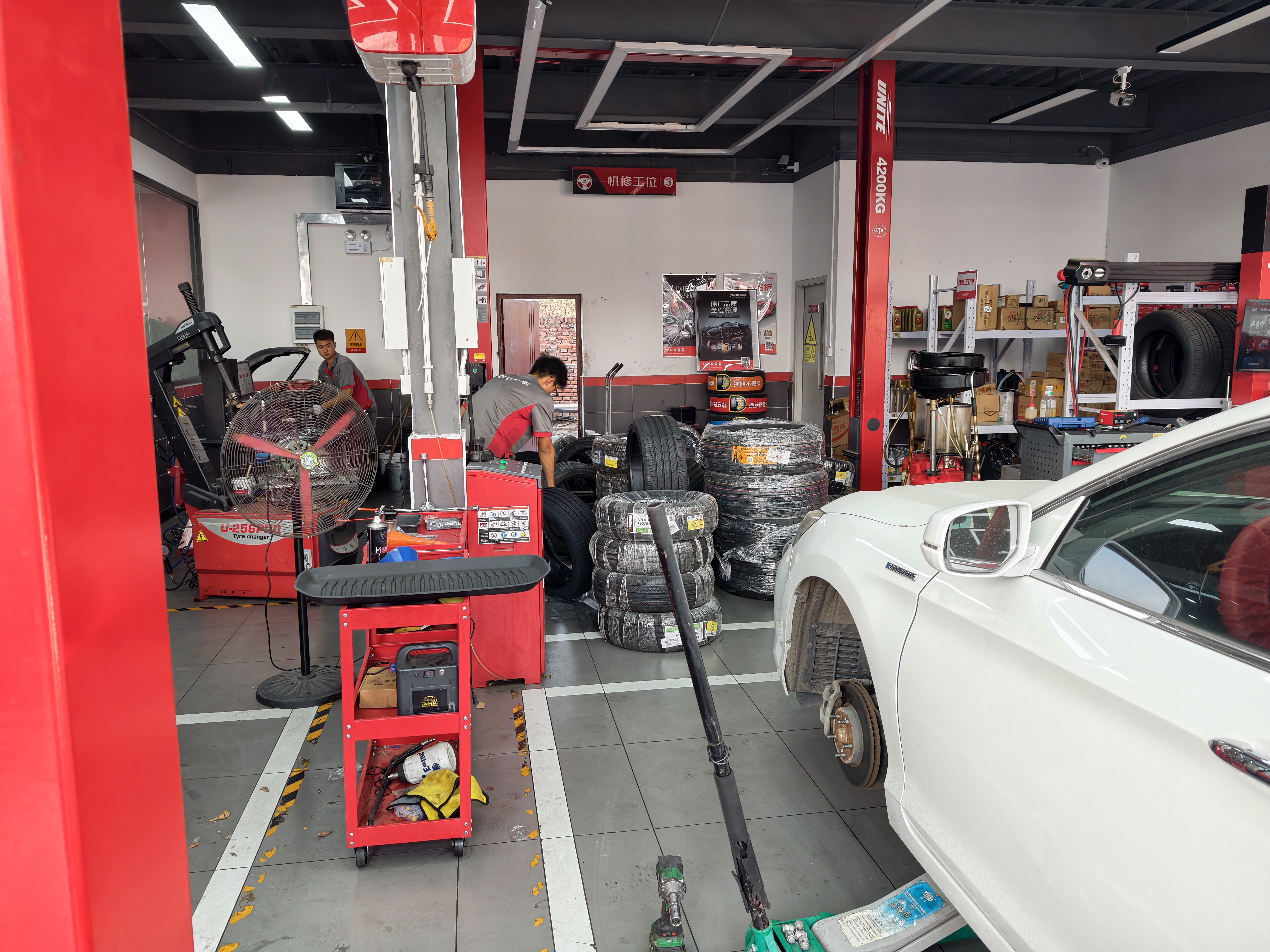 玲珑轮胎汽车轮胎235/45R18 98W XL 玲珑臻选UD 凯美瑞/比亚迪秦/特斯拉 实拍图