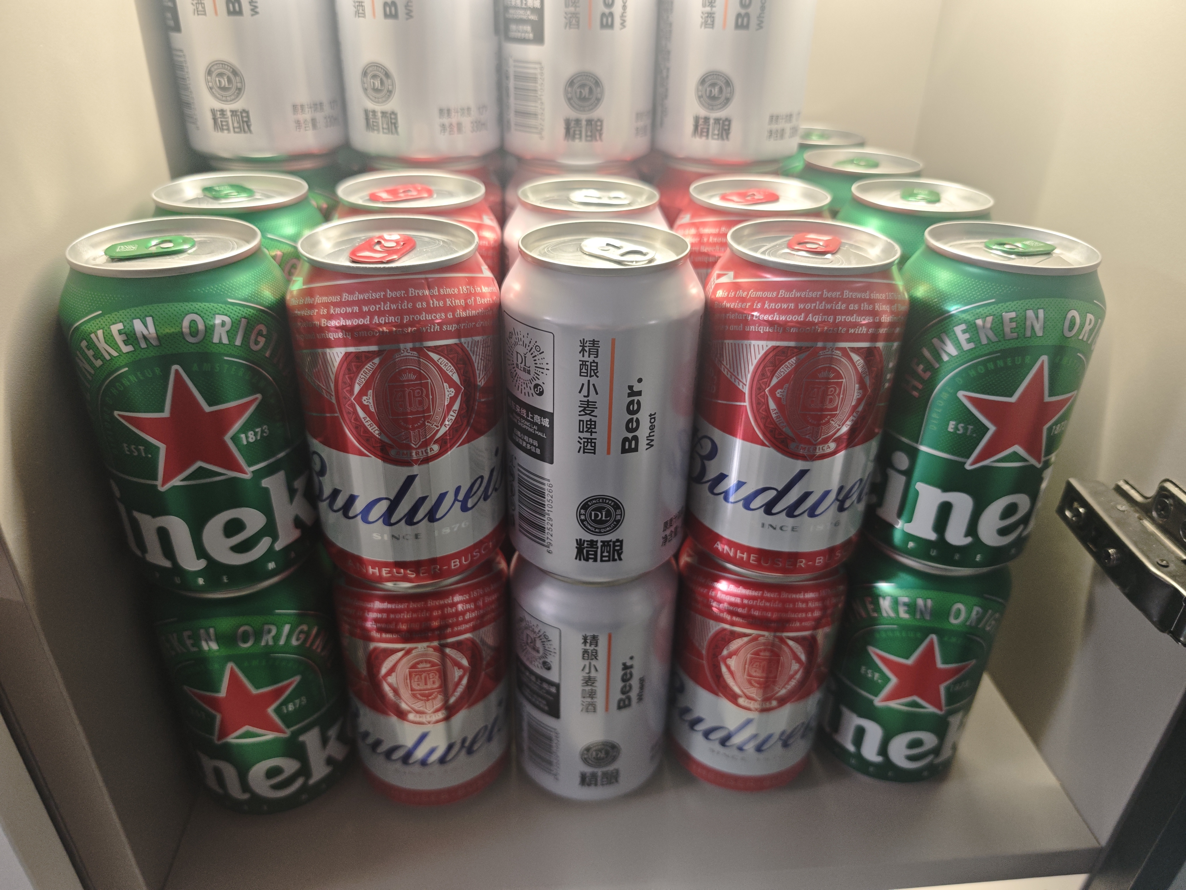 百威红罐啤酒淡色拉格330ml*24罐整箱装新老包装随机发货国庆出行 实拍图