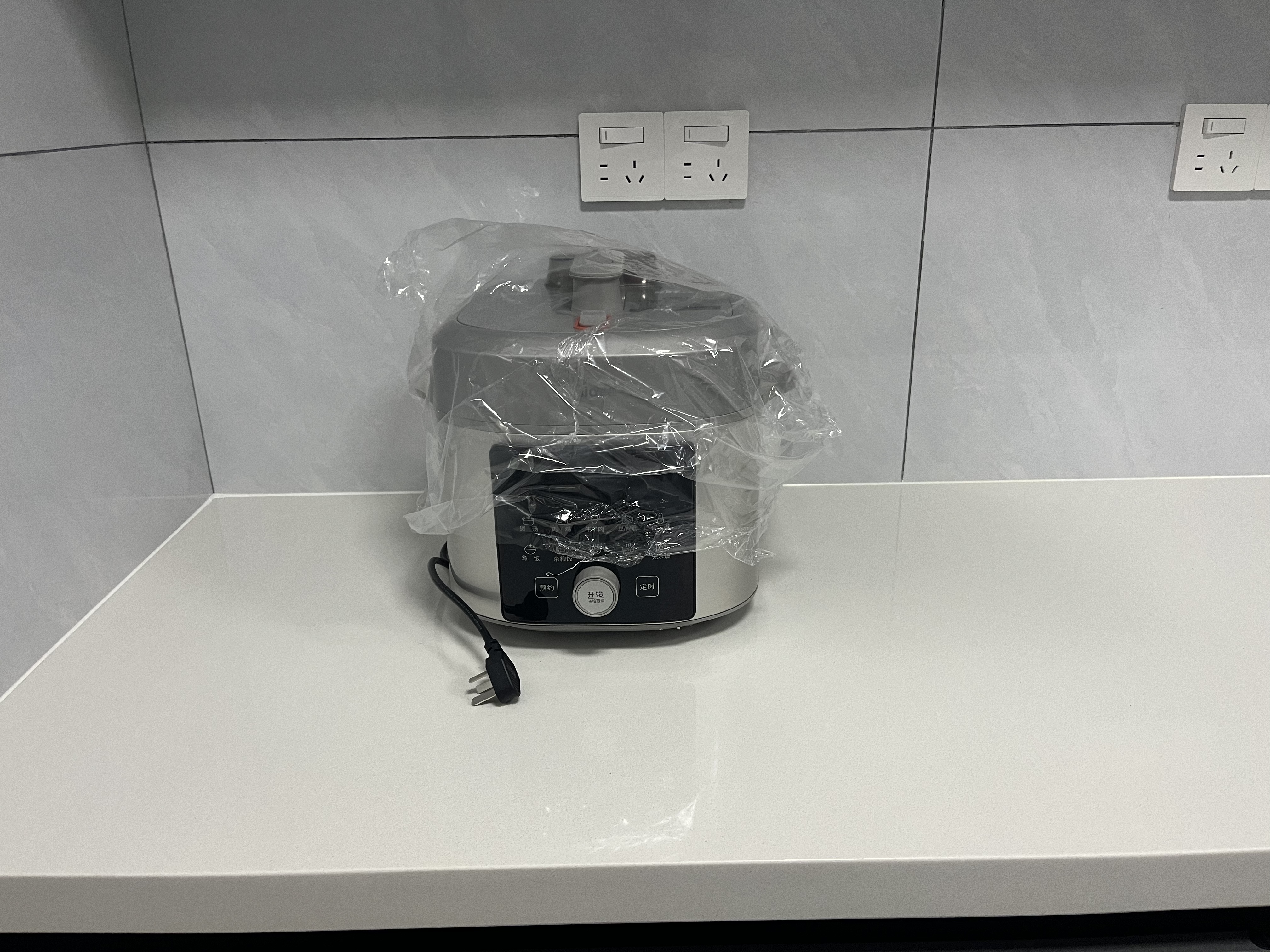 美的（Midea）小飞侠0涂层0氟抗菌有钛电压力锅5L 智能预约多功能高压电饭锅MY-E5825N家用4-6人开盖火锅电饭煲 实拍图