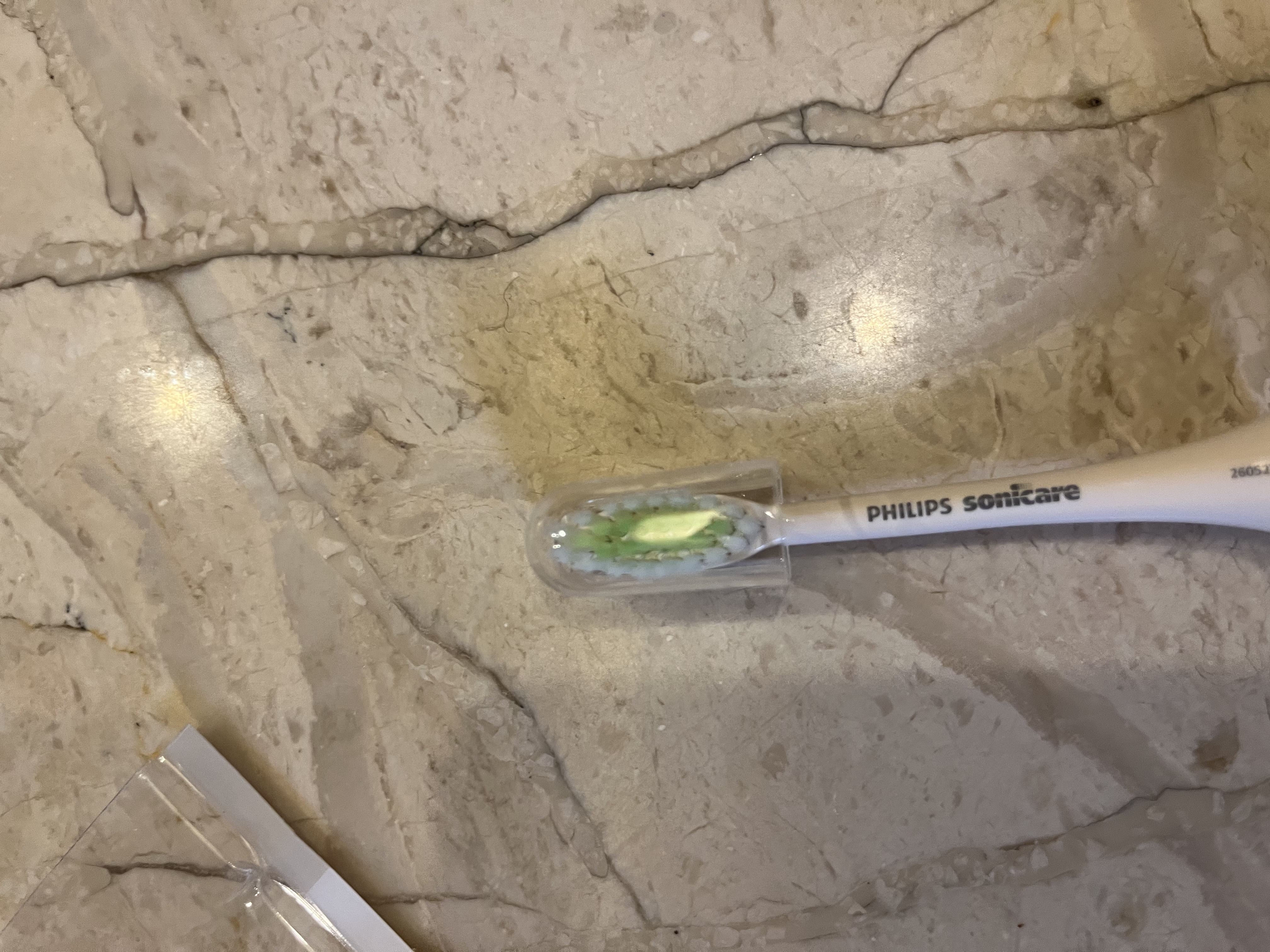 飞利浦（PHILIPS）电动牙刷头官方原装适配HX24系列/HX2461/HX2431/HX2471/03白色刷柄清洁亮白 3支装HX2033/05 实拍图