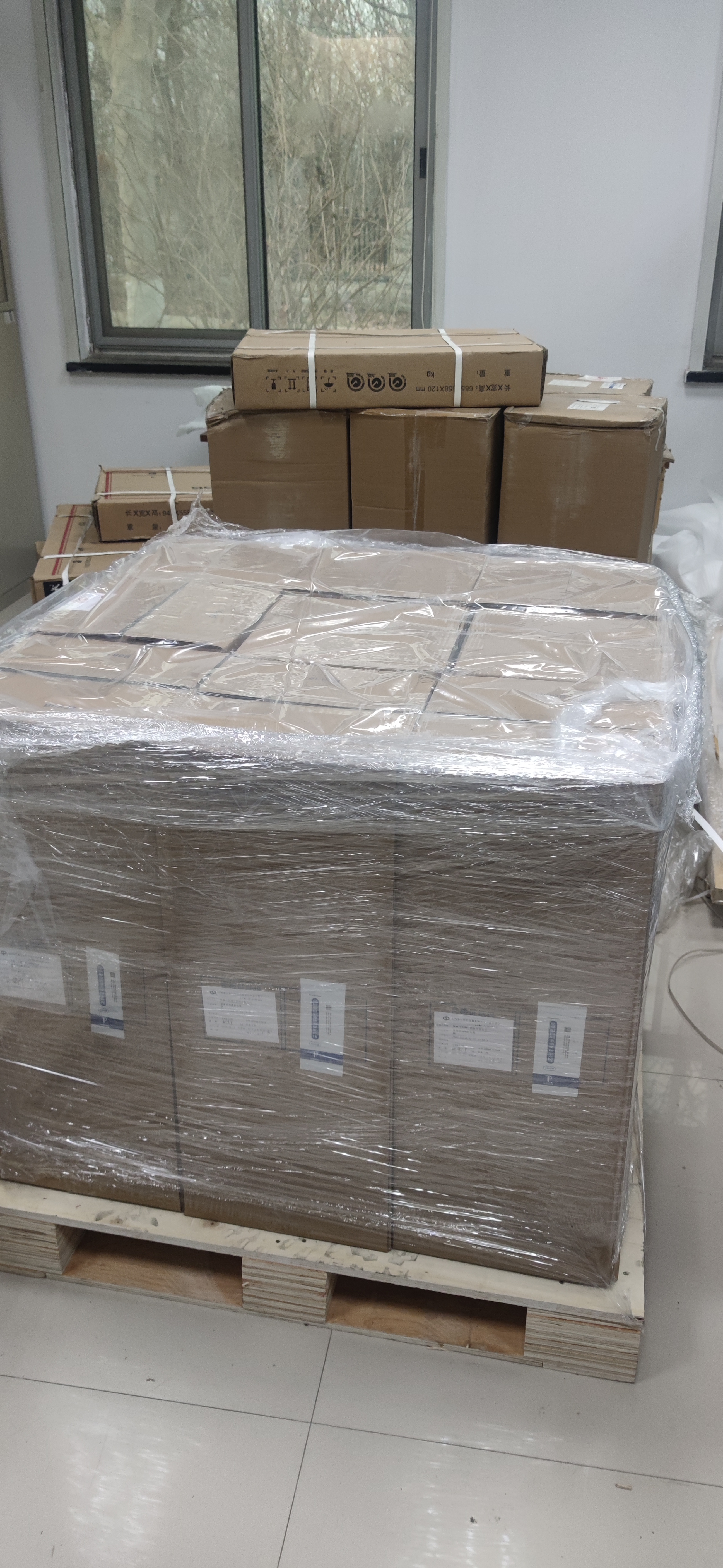 绿橙 缠绕膜打包膜 工业用宽50cm长450m高粘打包膜pe拉伸膜包装膜透明薄膜箱装 净重16kg/整箱4卷 实拍图