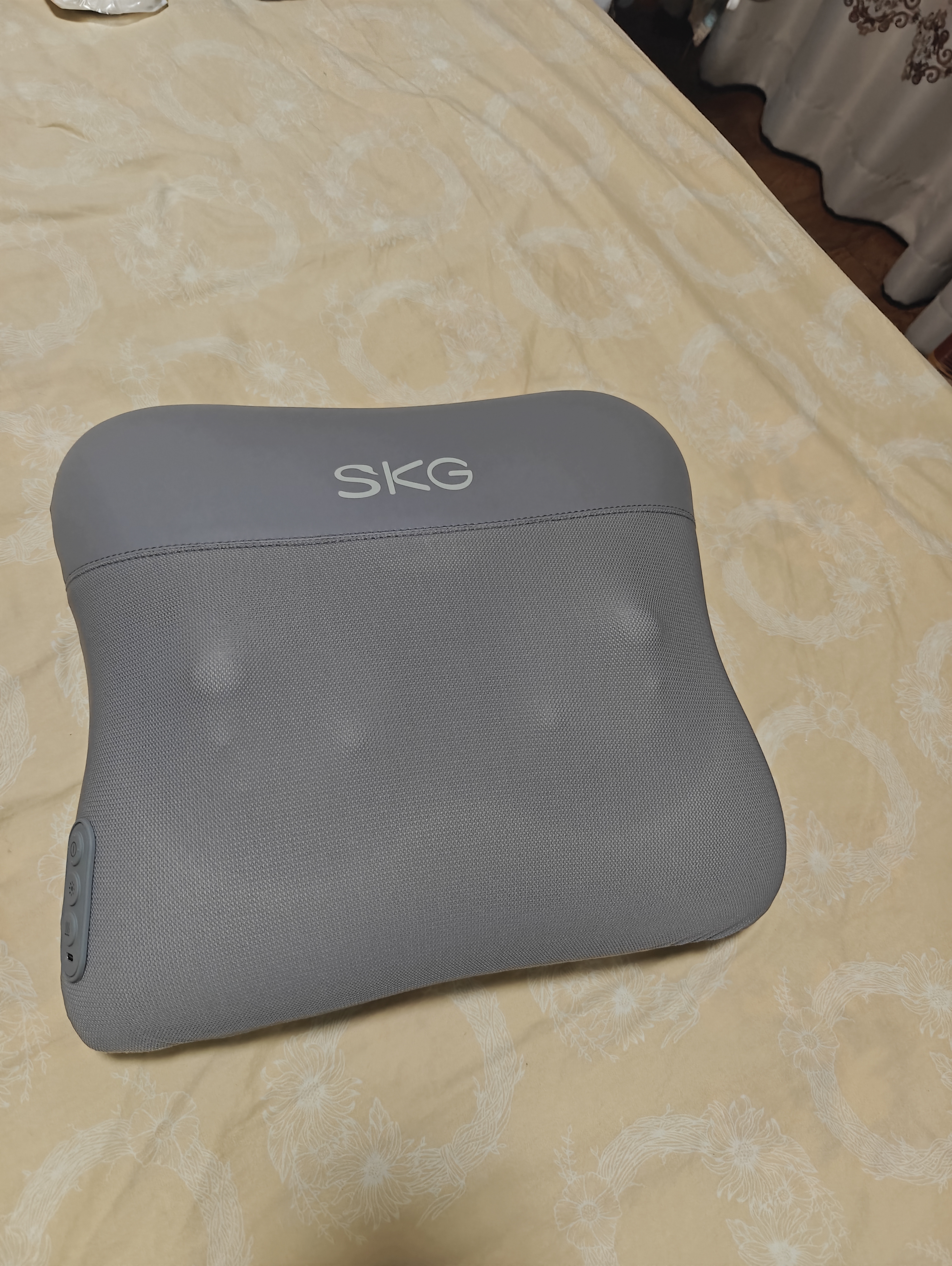 SKG 腰部按摩仪V5腰靠靠垫车载护腰颈椎肩颈腿背部热敷多功能按摩器生日礼物实用送男女友父母亲长辈 星空灰-限定礼盒 实拍图