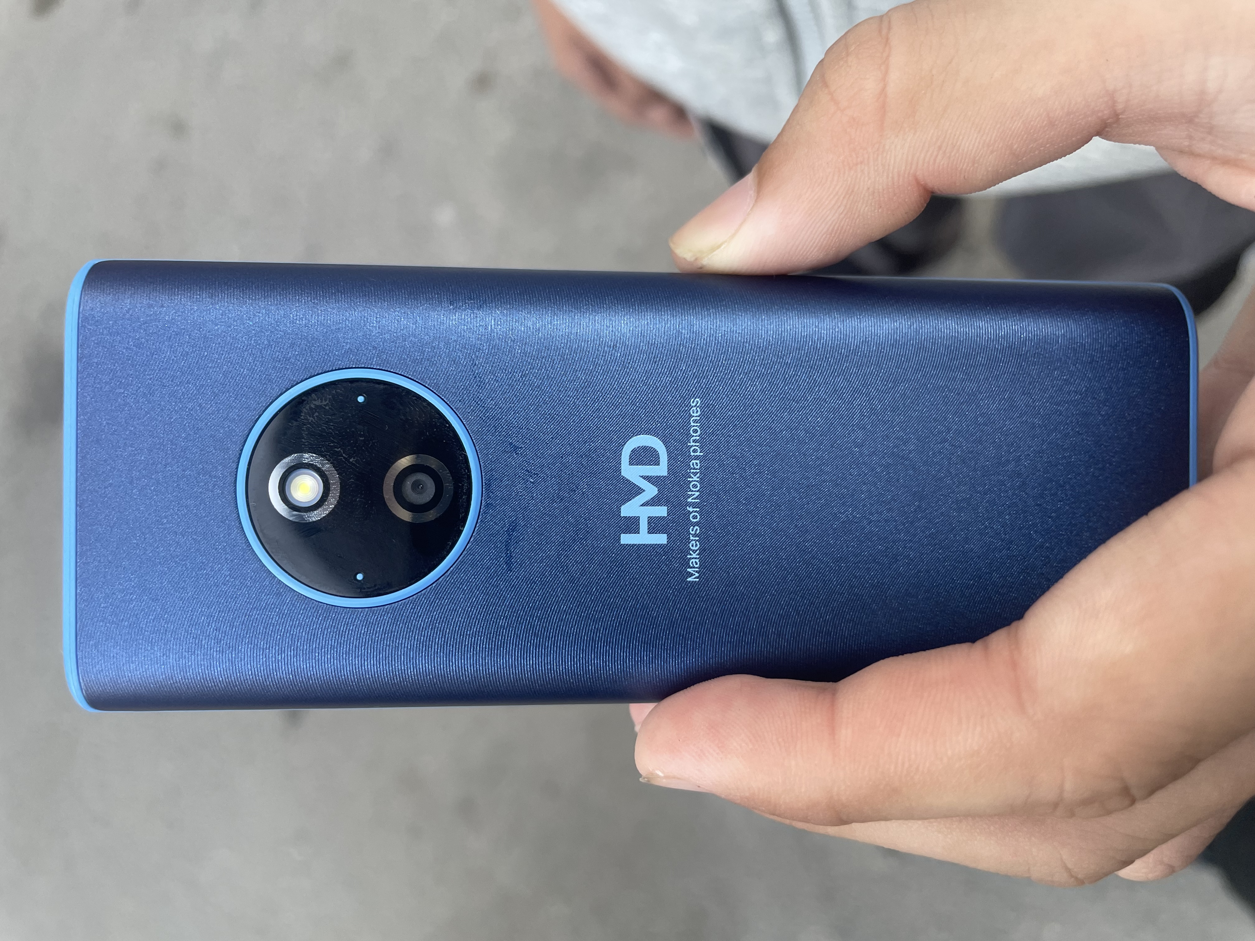 诺基亚（NOKIA）210 4G全网通 微聊语音视频 定位AI双卡双待 直板按键学生老人老年人功能机备用手机 蓝色 实拍图