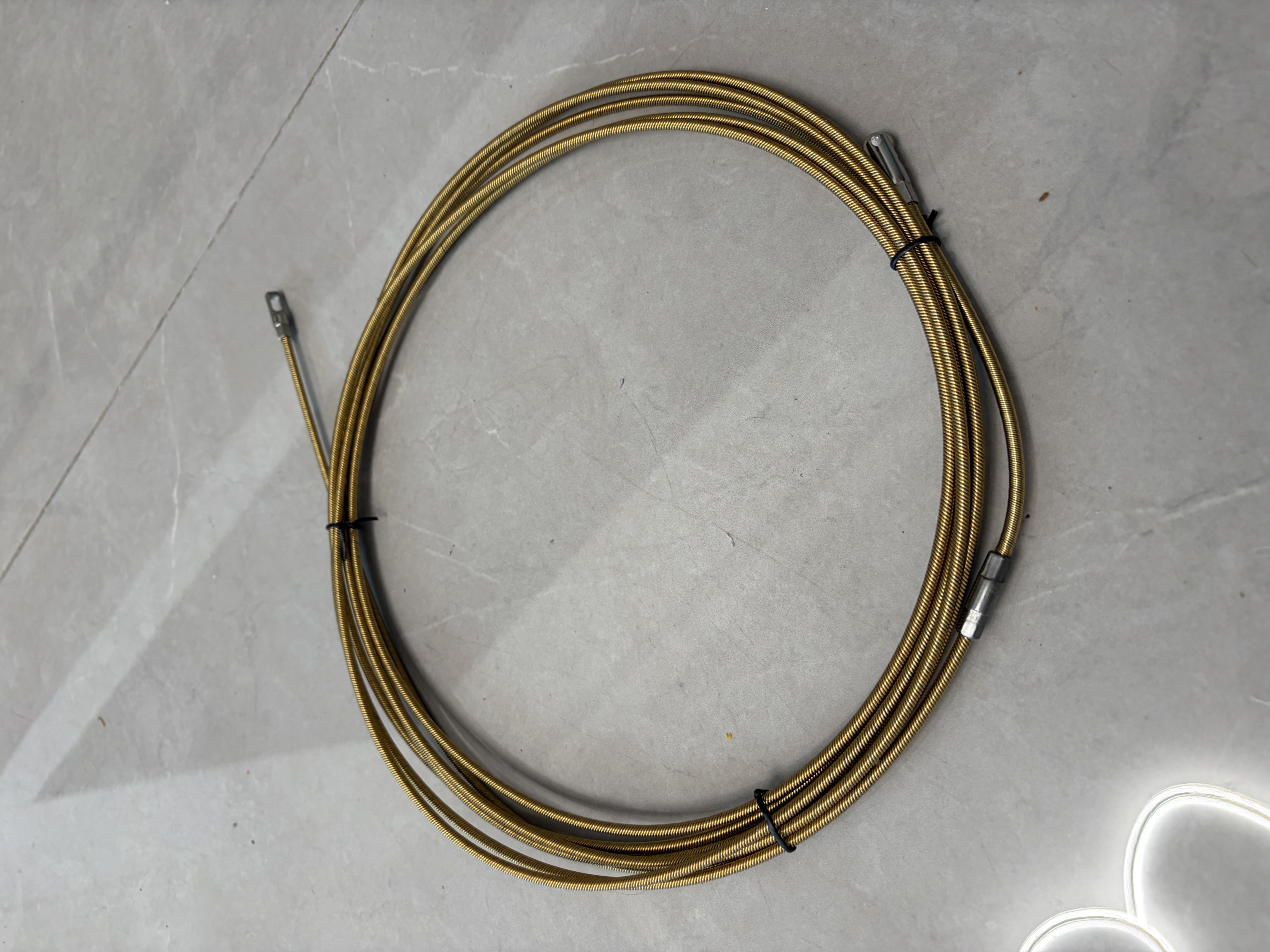 卡夫威尔 电工弹簧钢穿线器换轮头电力通道电线引线放线器Φ4mm*5M CX5532 实拍图